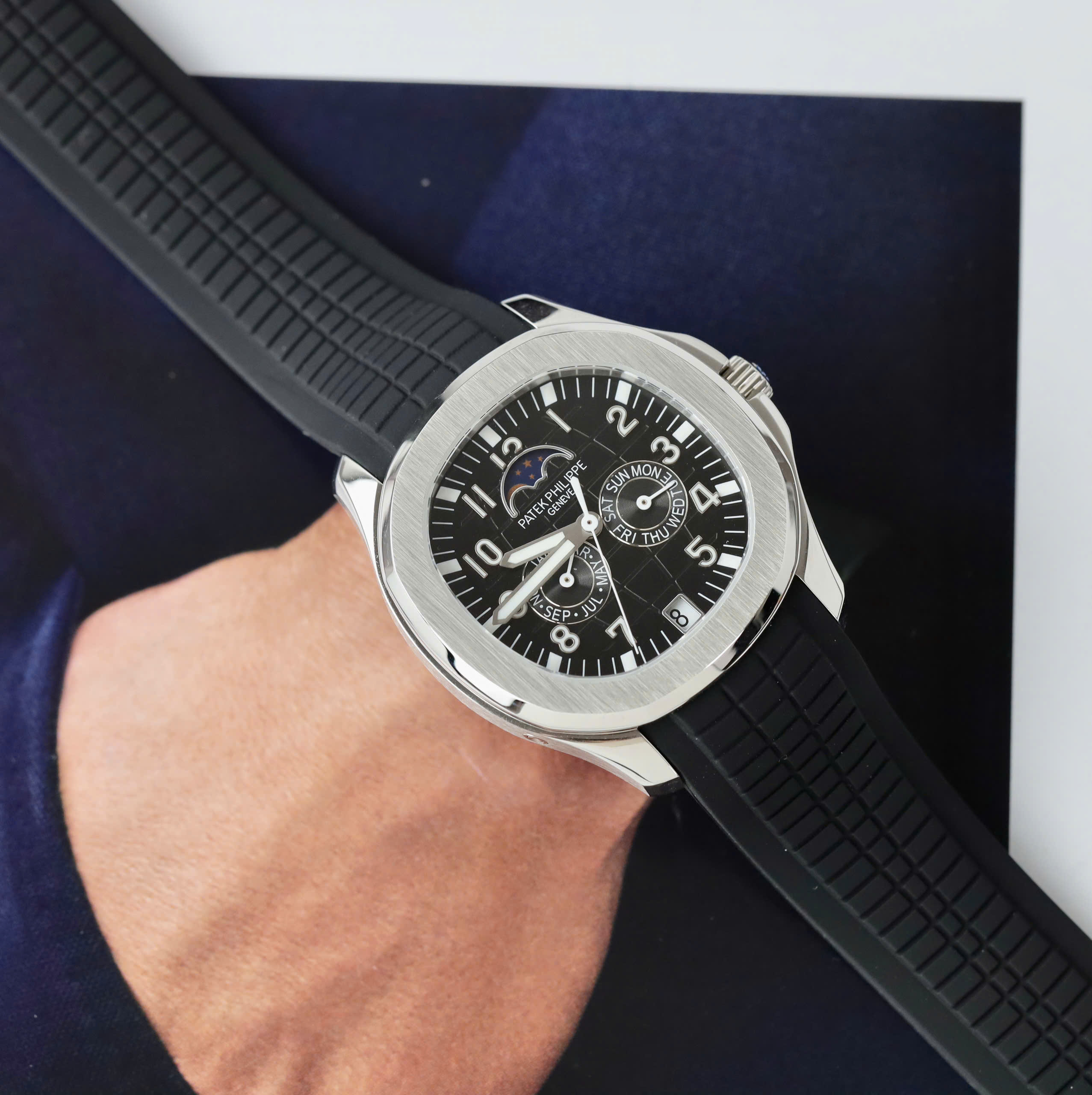 Đồng Hồ Patek Philippe Chế Tác Aquanaut 5261G Automatic Máy Cơ Thuỵ Sỹ Mặt Đen 40mm (4)