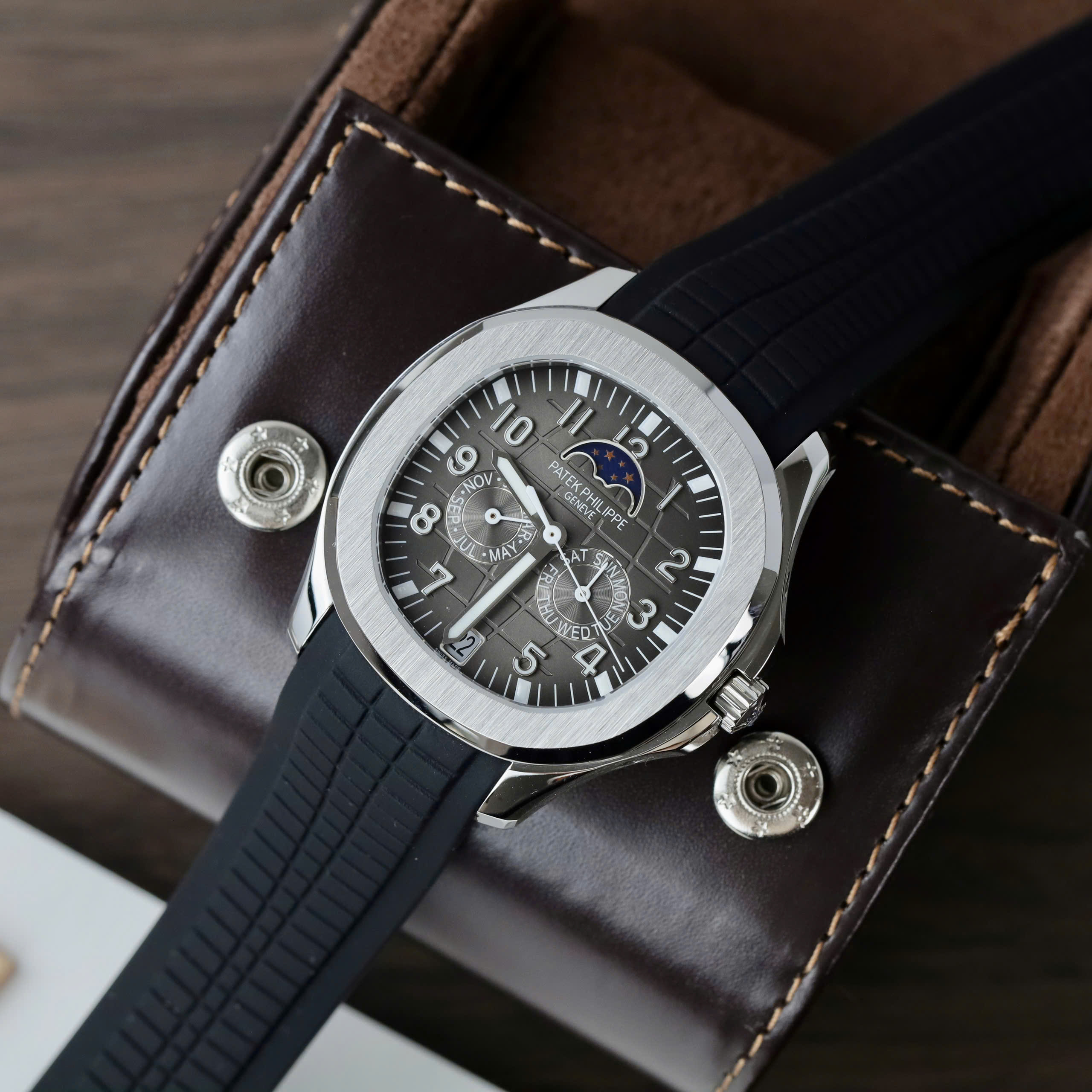 Đồng Hồ Patek Philippe Chế Tác Aquanaut 5261G Automatic Máy Cơ Thuỵ Sỹ Mặt Xám 40mm (10)