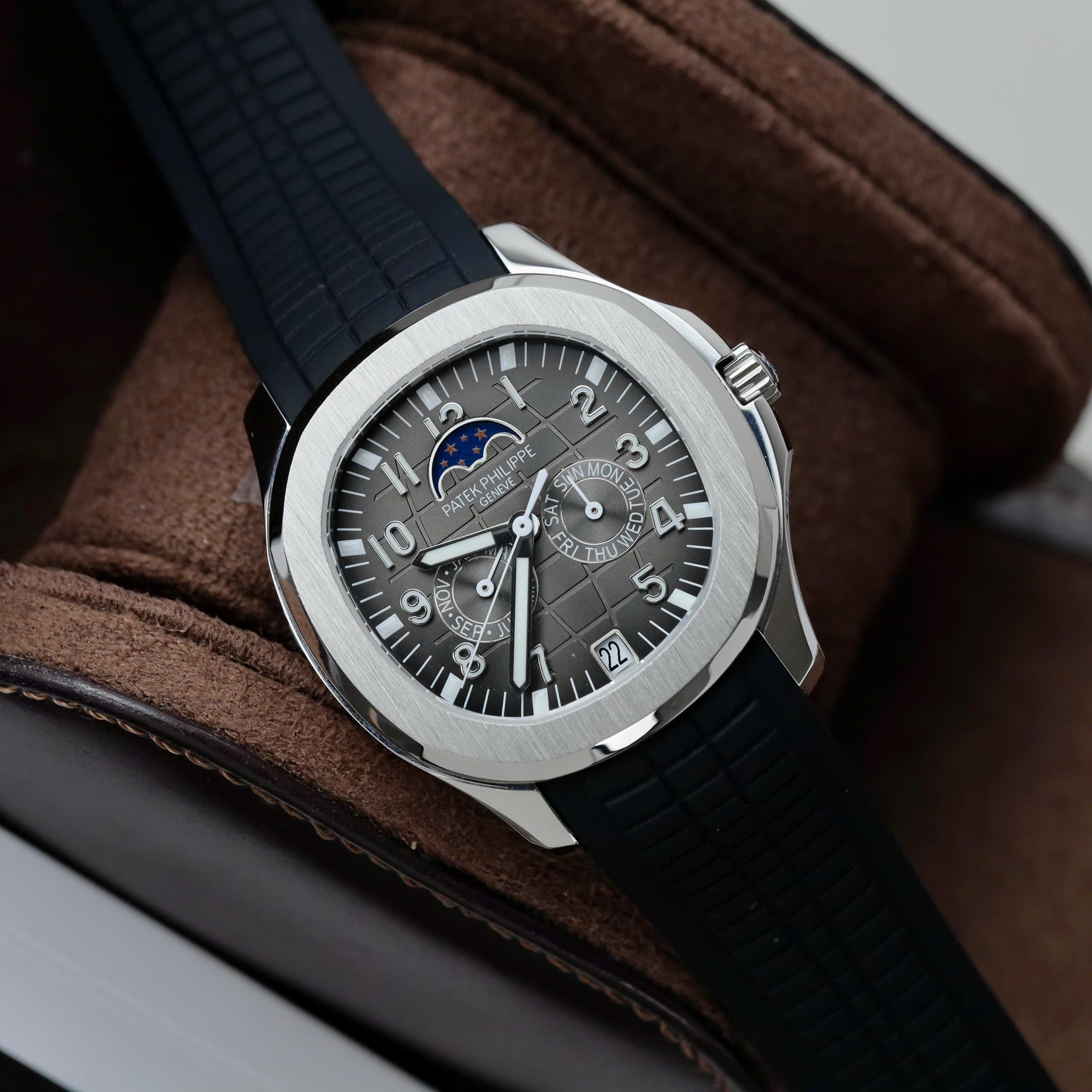 Đồng Hồ Patek Philippe Chế Tác Aquanaut 5261G Automatic Máy Cơ Thuỵ Sỹ Mặt Xám 40mm (11)