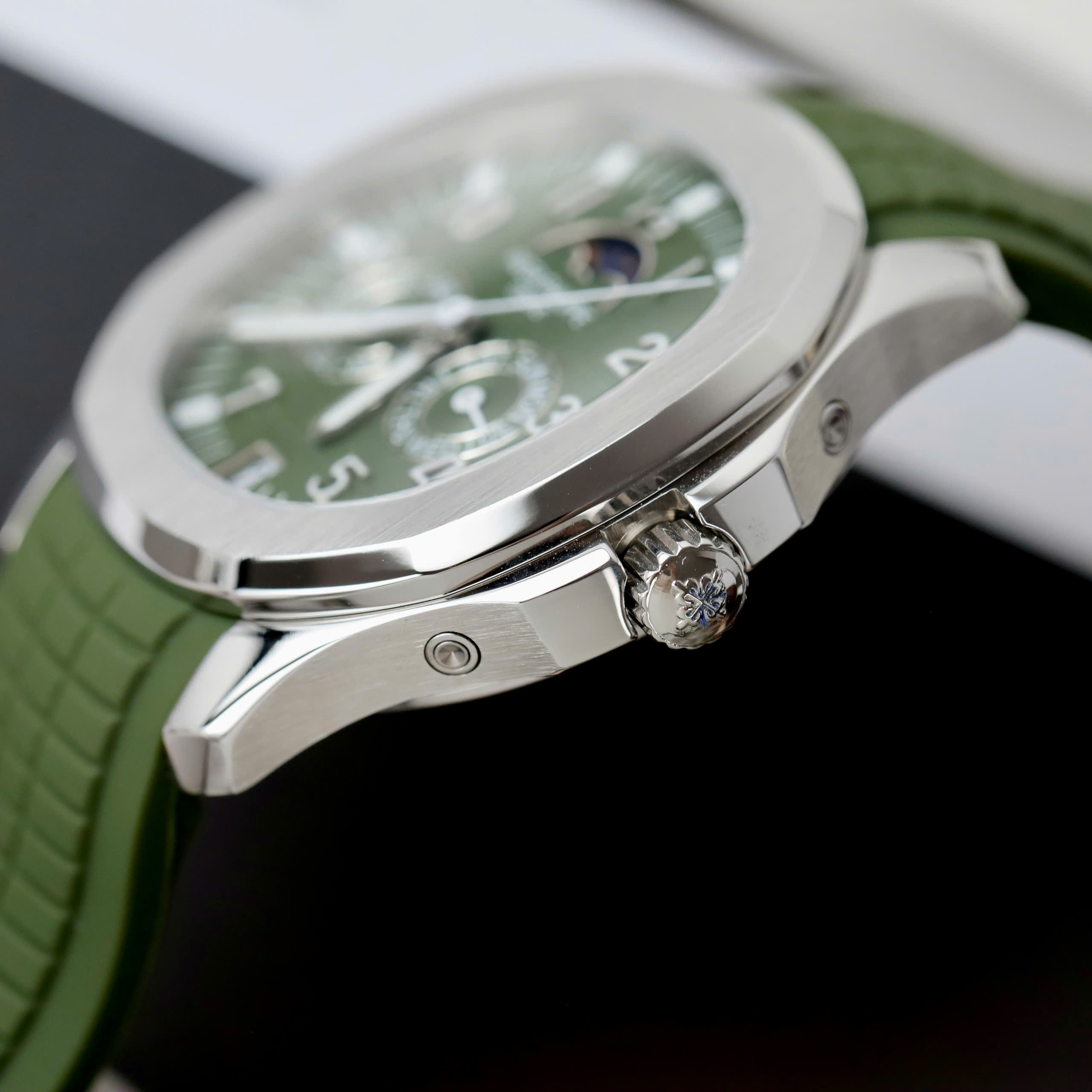 Đồng Hồ Patek Philippe Chế Tác Aquanaut 5261G Automatic Máy Cơ Thuỵ Sỹ Mặt Xanh Lá 40mm (9)