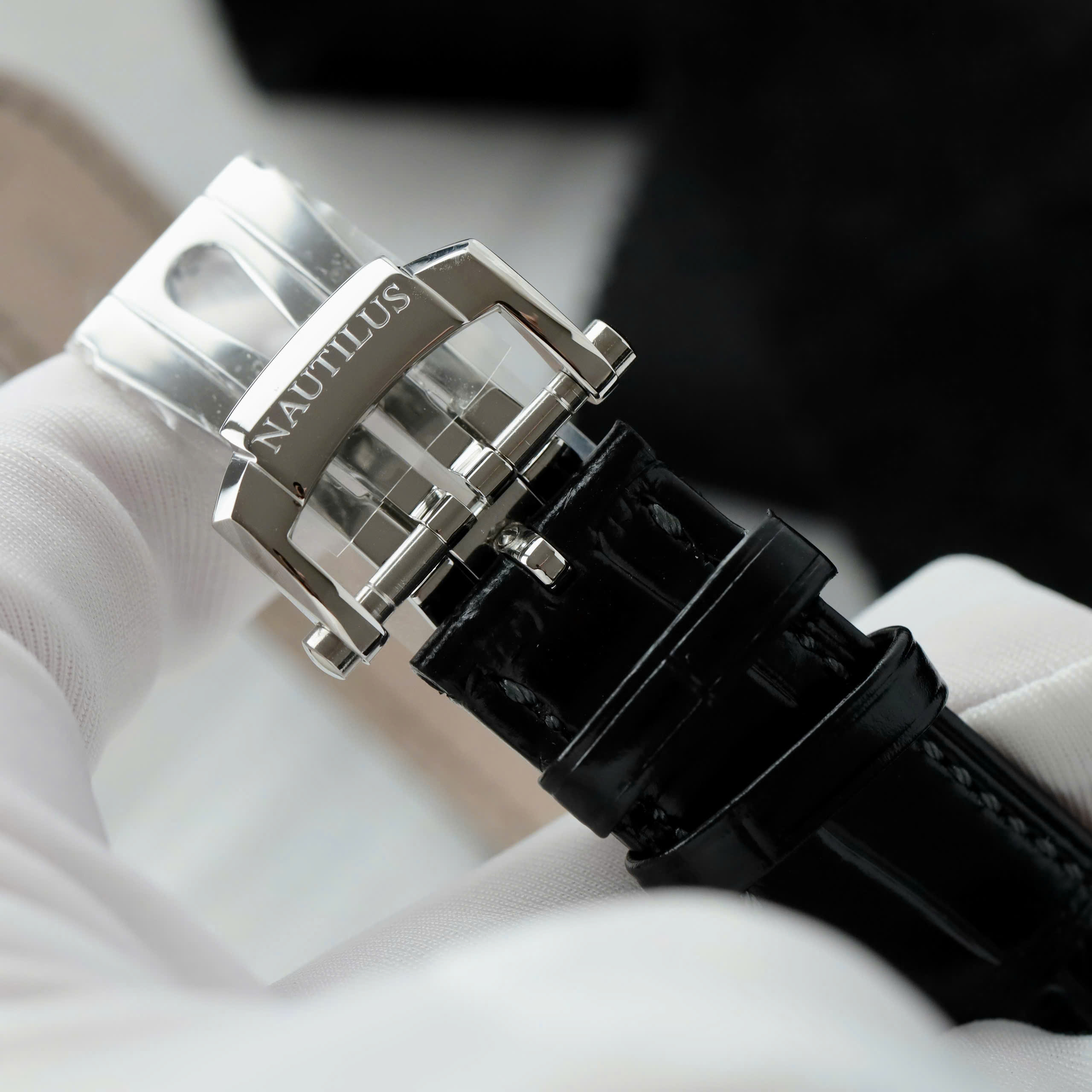 Đồng Hồ Patek Philippe Nautilus 5724G Rep 1 1 Đính Đá Mặt Xám Nhà Máy PPF 40mm (8) Đồng Hồ Patek Philippe Nautilus 5724G Rep 1 1 Đính Đá Mặt Xám Nhà Máy PPF 40mm (1)