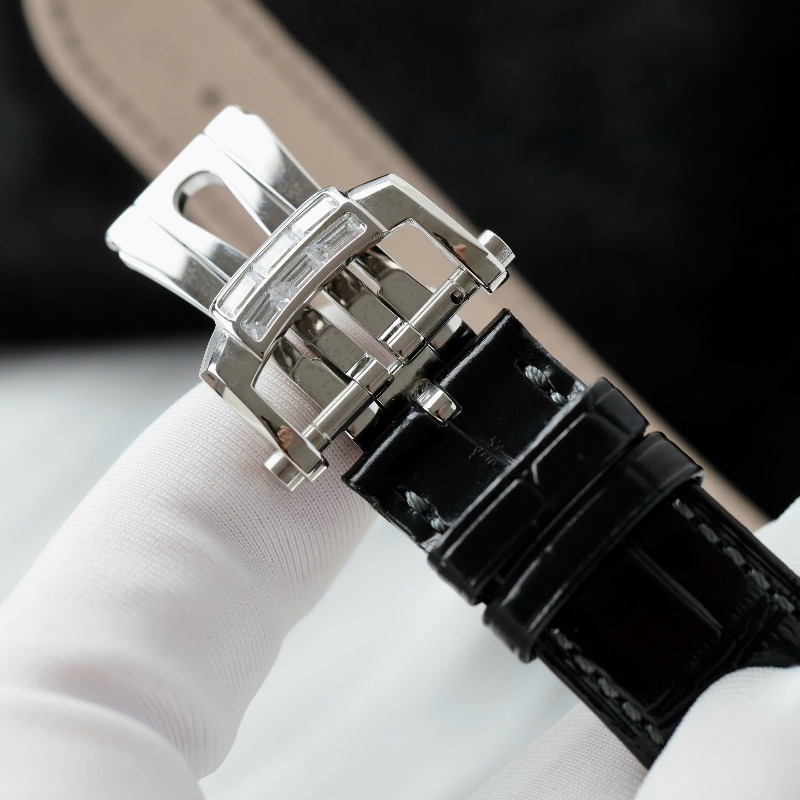 Đồng Hồ Patek Philippe Nautilus 5724G Rep 1 1 Đính Đá Mặt Xanh Nhà Máy PPF 40mm (1)