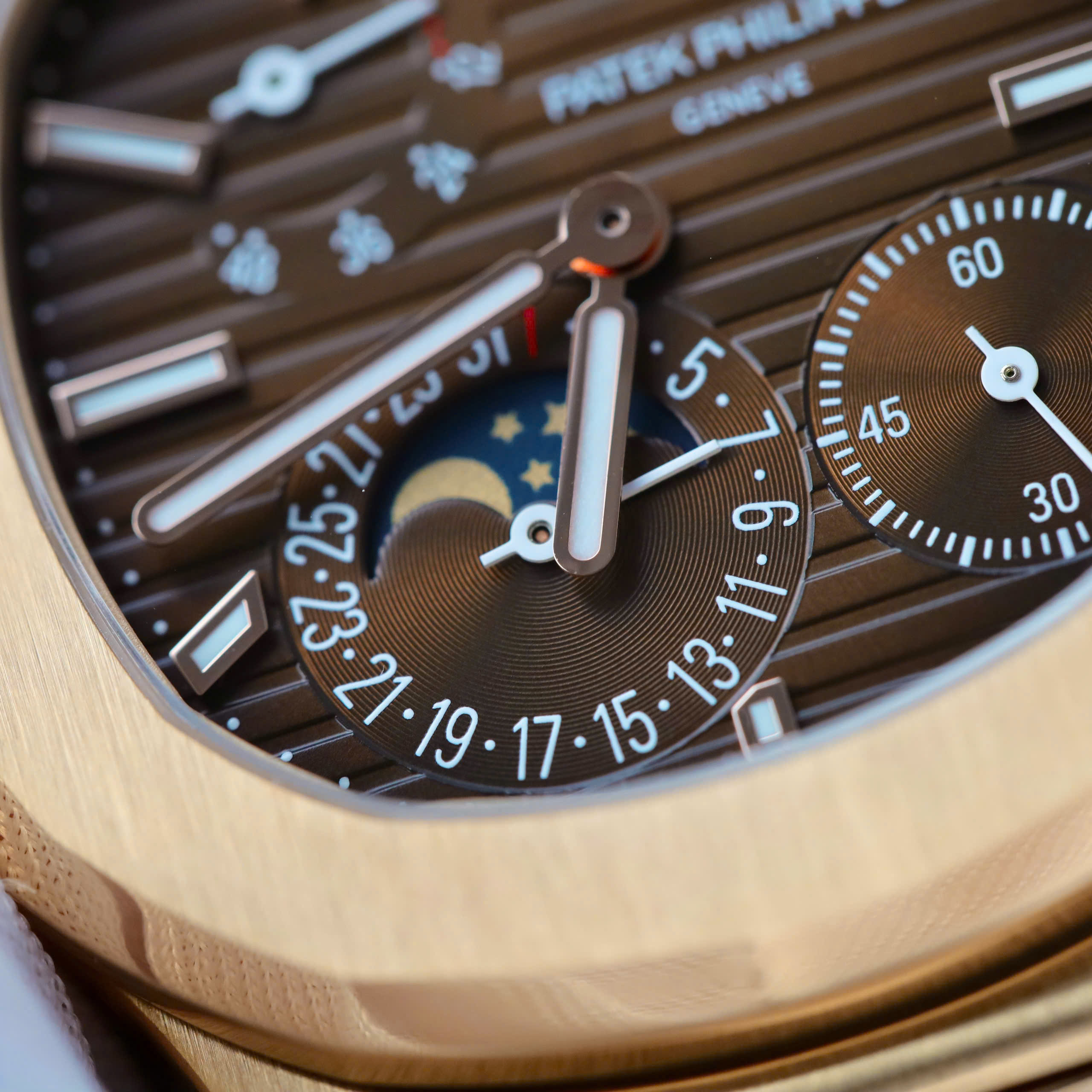 Đồng Hồ Patek Philippe Rep 11 Nautilus 5712 Mặt Chocolate Xưởng PPF V3 40mm (8)