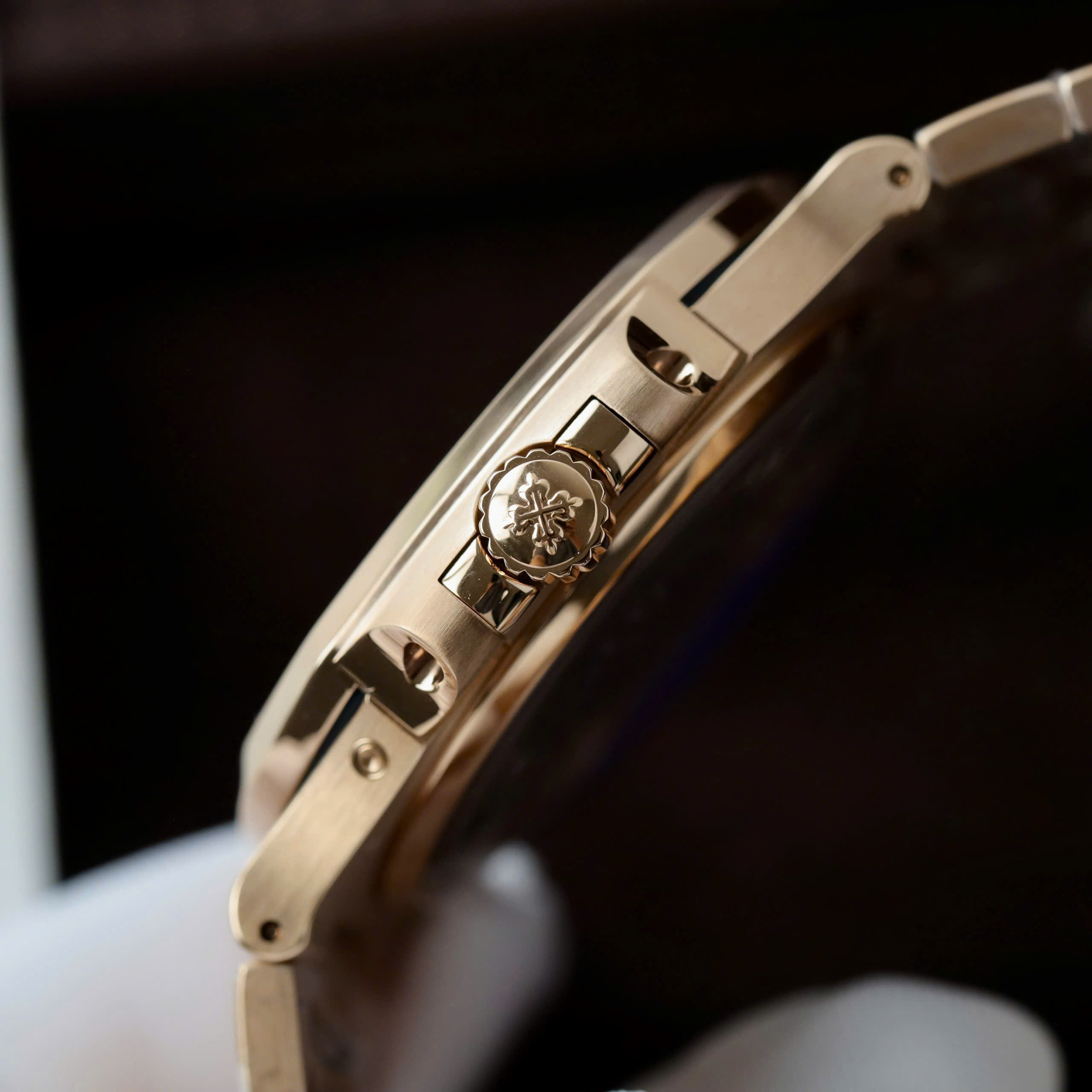 Đồng Hồ Patek Philippe Rep 11 Nautilus 5712 Mặt Chocolate Xưởng PPF V3 40mm (9)