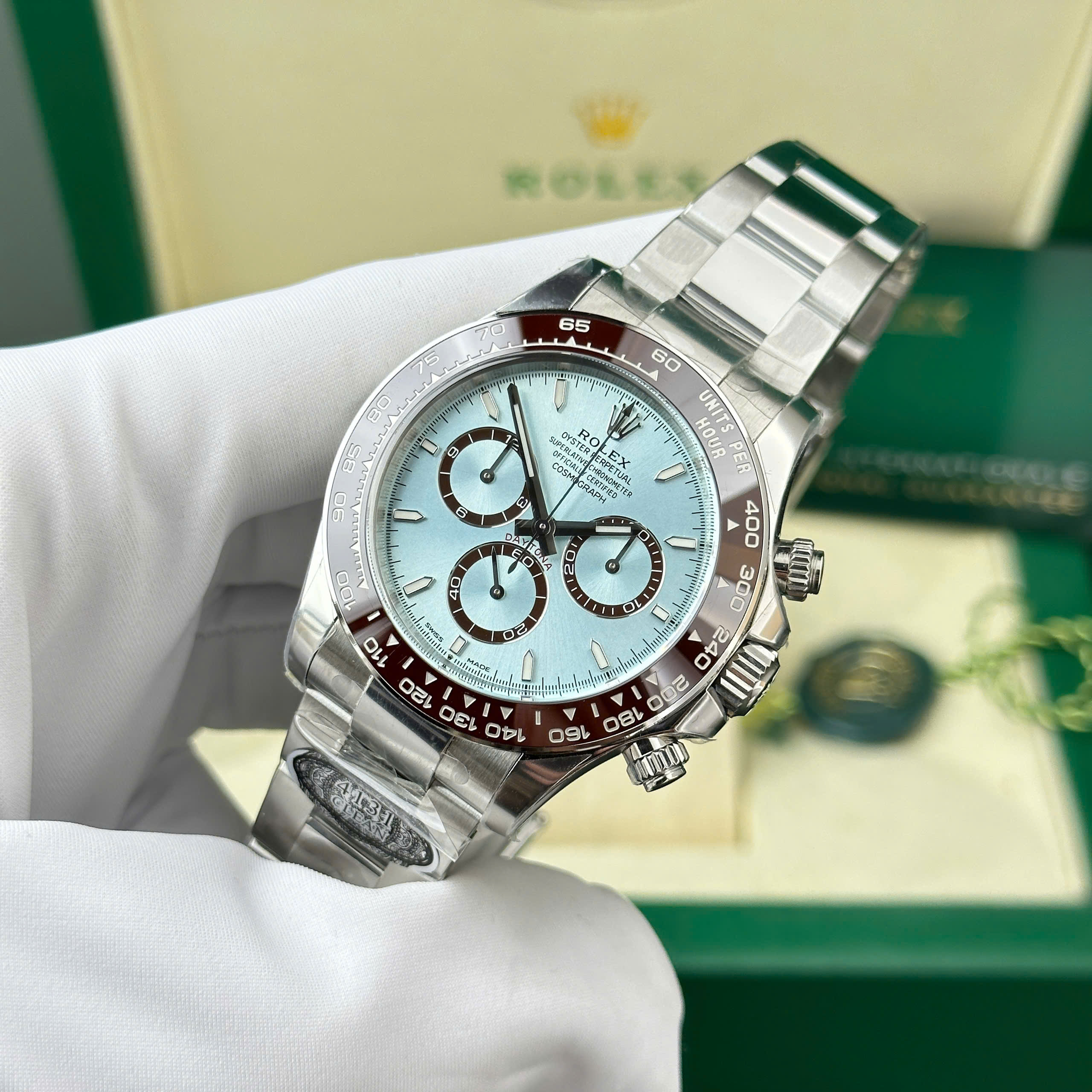 Đồng Hồ Rolex 1 1 Daytona 126506LN Mặt Xanh Băng Cọc Dạ Quang Nhà Máy Clean 40mm (6) Đồng Hồ Rolex 1 1 Daytona 126506LN Mặt Xanh Băng Cọc Dạ Quang Nhà Máy Clean 40mm (1)