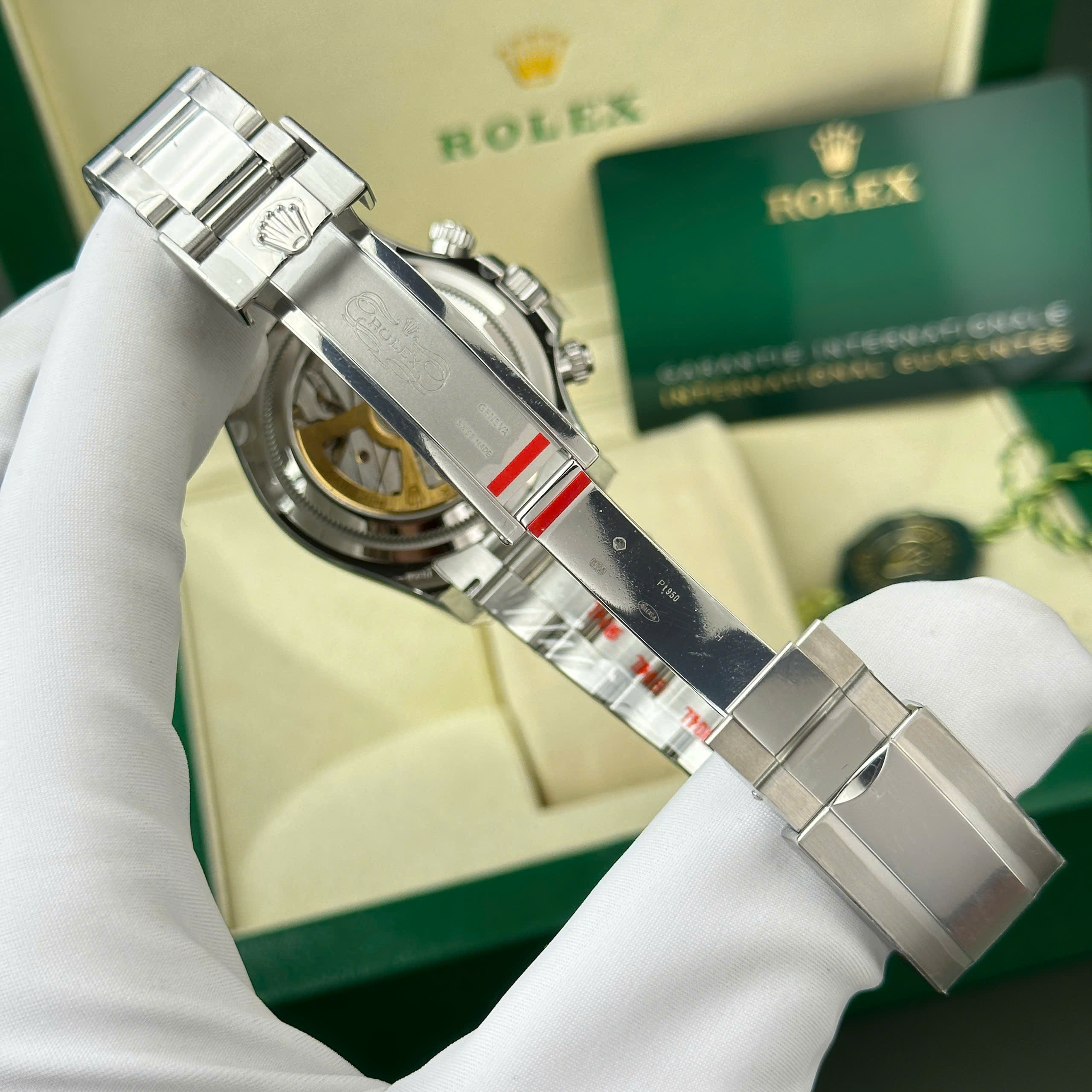 Đồng Hồ Rolex 1 1 Daytona 126506LN Mặt Xanh Băng Cọc Số Đính Đá Nhà Máy Clean 40mm (12) Đồng Hồ Rolex 1 1 Daytona 126506LN Mặt Xanh Băng Cọc Số Đính Đá Nhà Máy Clean 40mm (14)