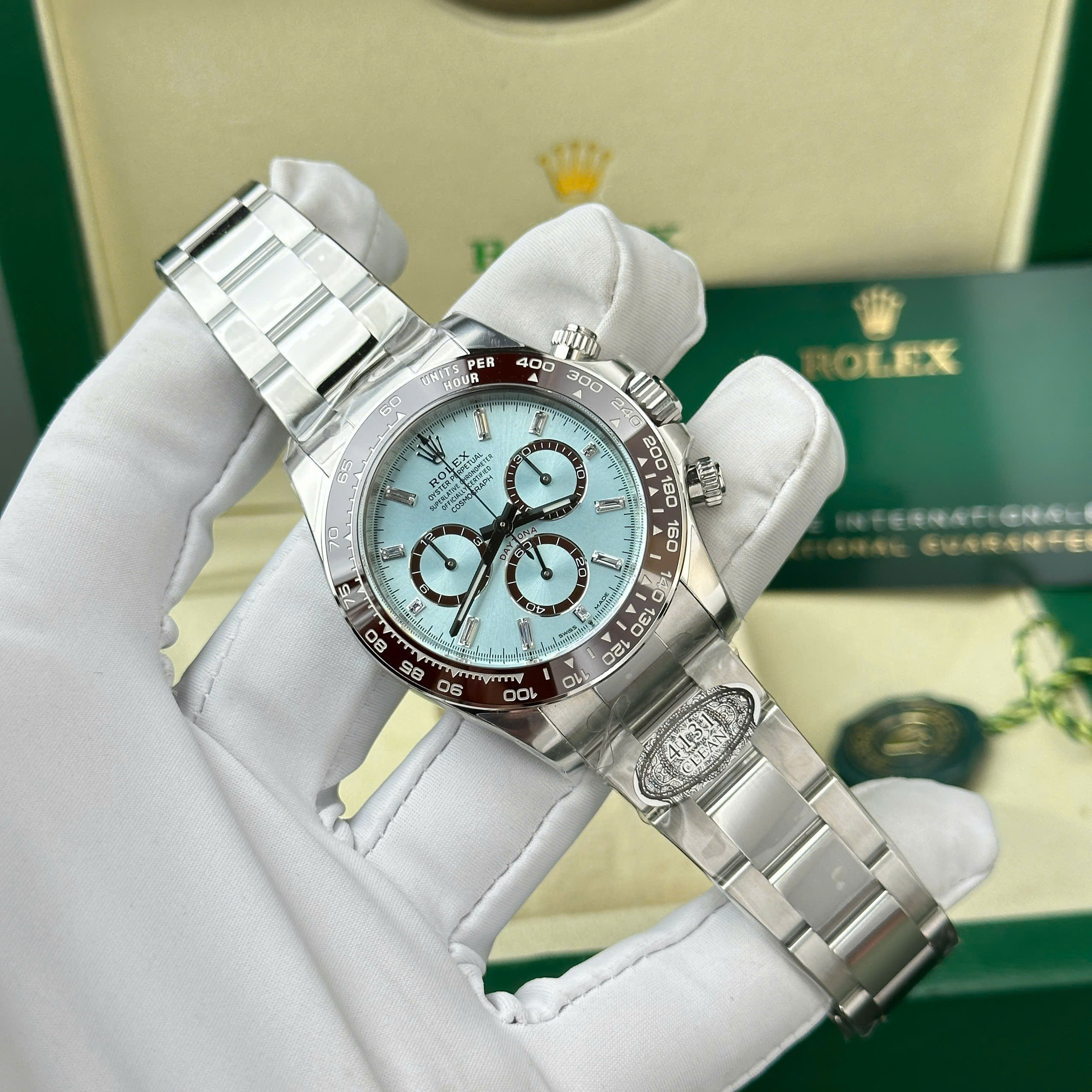 Đồng Hồ Rolex 1 1 Daytona 126506LN Mặt Xanh Băng Cọc Số Đính Đá Nhà Máy Clean 40mm (2) Đồng Hồ Rolex 1 1 Daytona 126506LN Mặt Xanh Băng Cọc Số Đính Đá Nhà Máy Clean 40mm (2)