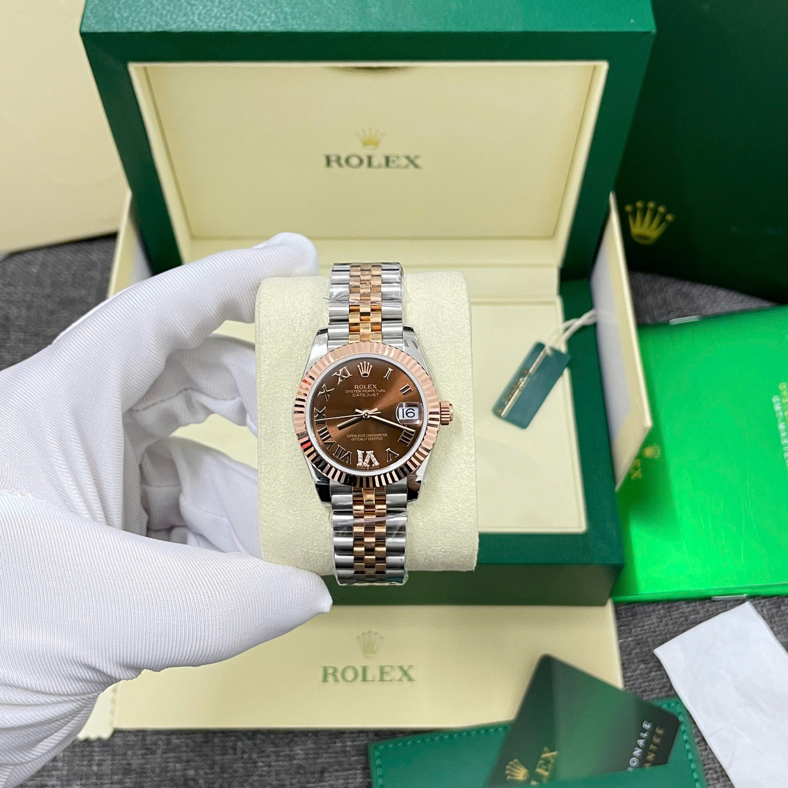 Đồng Hồ Rolex Chế Tác DateJust 278271 Bọc Vàng Mặt Số Chocolate Cọc La Mã Xưởng GM 31mm (2) Đồng Hồ Rolex Chế Tác DateJust 278271 Bọc Vàng Mặt Số Chocolate Cọc La Mã Xưởng GM 31mm (5)