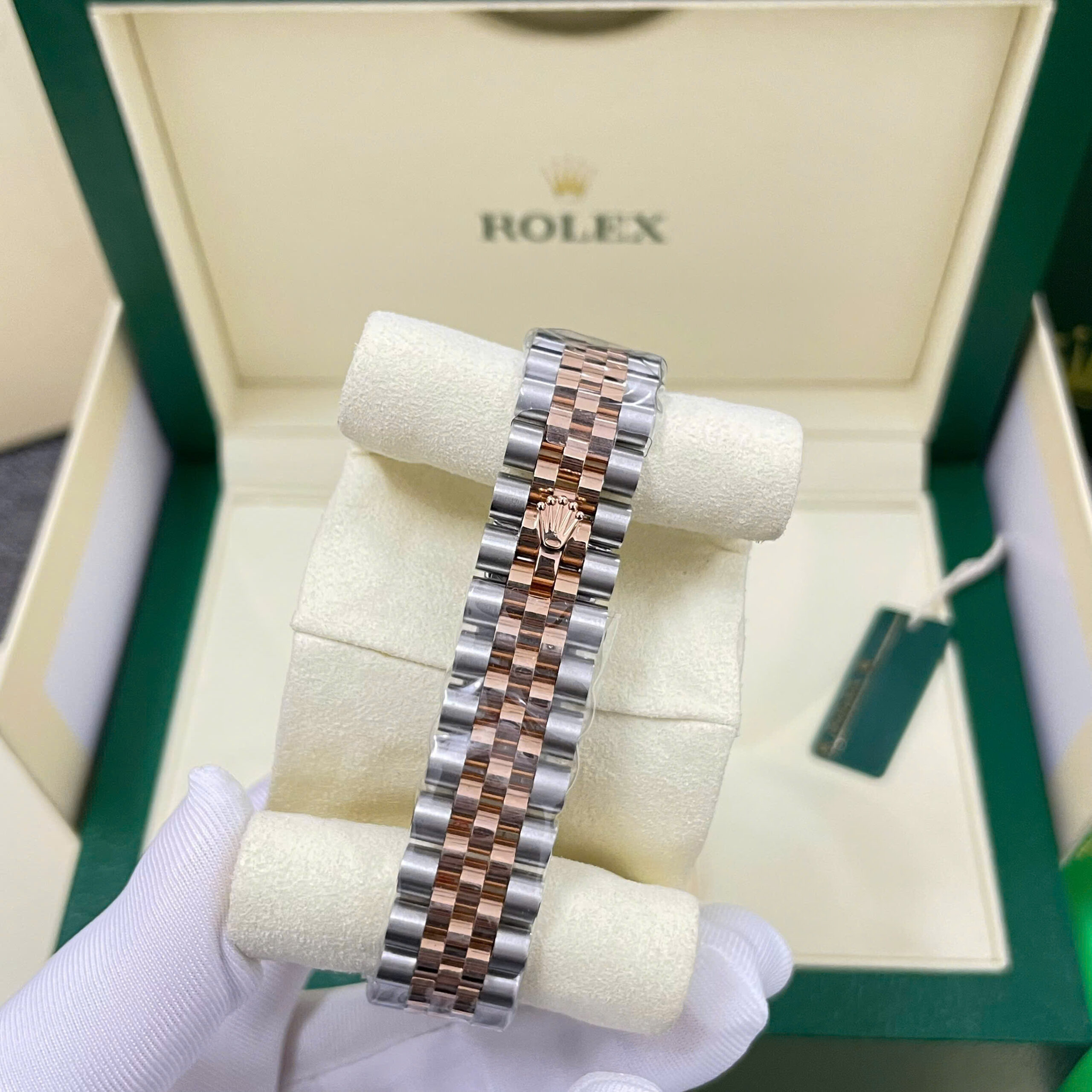 Đồng Hồ Rolex Chế Tác DateJust 278271 Bọc Vàng Thật Mặt Số Hồng Nhà Máy GM 31mm (10) Đồng Hồ Rolex Chế Tác DateJust 278271 Bọc Vàng Thật Mặt Số Hồng Nhà Máy GM 31mm (12)