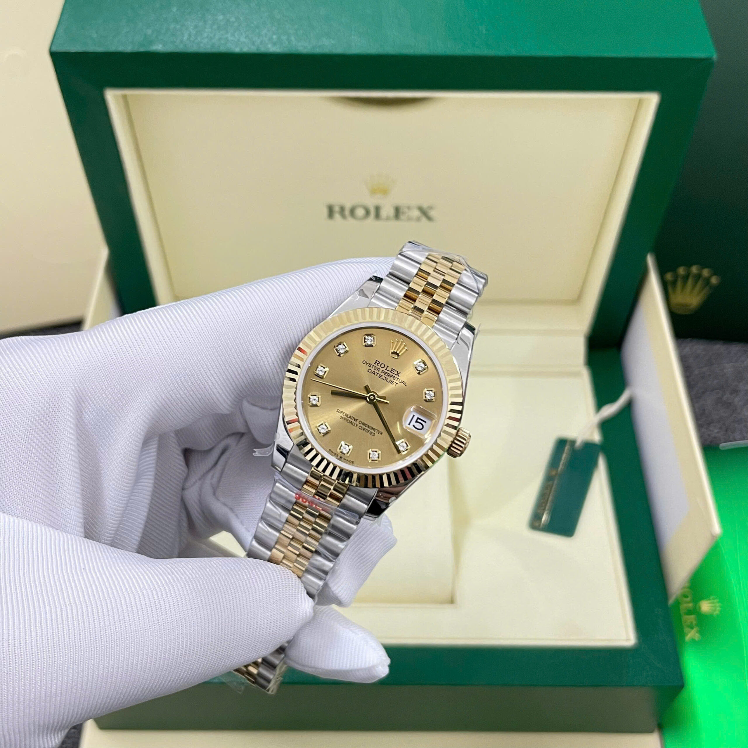 Đồng Hồ Rolex Chế Tác DateJust 278273 Bọc Vàng Mặt Số Vàng Champagne Xưởng GM 31mm (7) Đồng Hồ Rolex Chế Tác DateJust 278273 Bọc Vàng Mặt Số Vàng Champagne Xưởng GM 31mm (5)