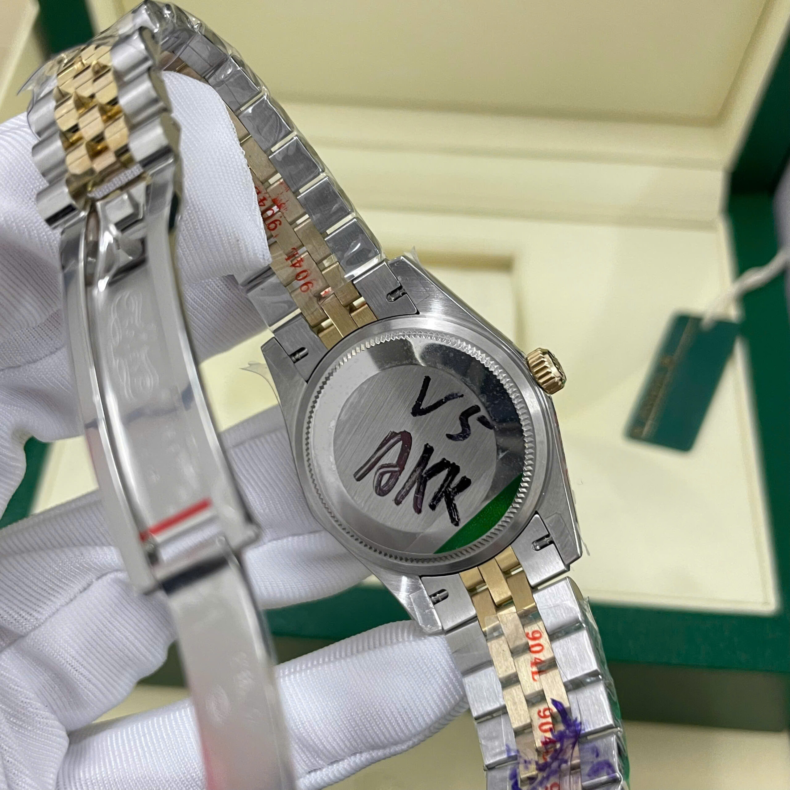Đồng Hồ Rolex Chế Tác DateJust 278273 Bọc Vàng Mặt Số Vàng Champagne Xưởng GM 31mm (9) Đồng Hồ Rolex Chế Tác DateJust 278273 Bọc Vàng Mặt Số Vàng Champagne Xưởng GM 31mm (5)