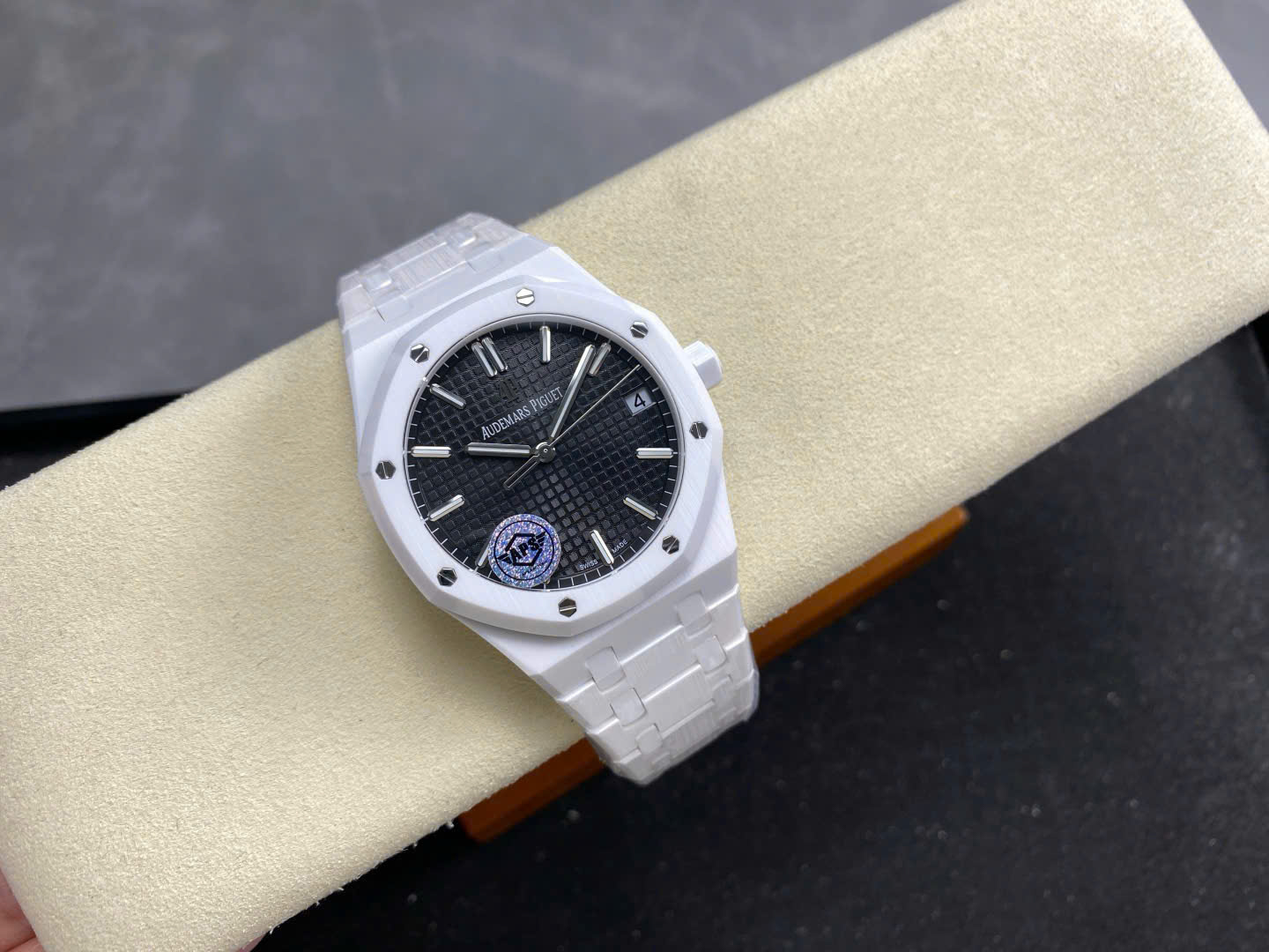 Đồng Hồ Audemars Piguet Chế Tác Gốm Trắng Royal Oak 15500CE Nhà Máy APS 2025 41mm (1) Đồng Hồ Audemars Piguet Chế Tác Gốm Trắng Royal Oak 15500CE Nhà Máy APS 2025 41mm (1)