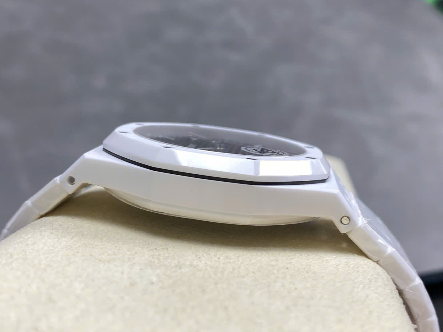 Đồng Hồ Audemars Piguet Chế Tác Gốm Trắng Royal Oak 15500CE Nhà Máy APS 2025 41mm (5) Đồng Hồ Audemars Piguet Chế Tác Gốm Trắng Royal Oak 15500CE Nhà Máy APS 2025 41mm (1)