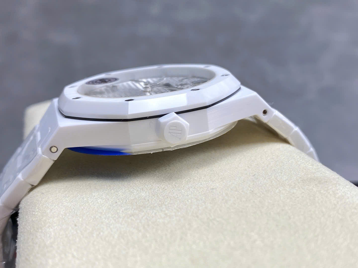 Đồng Hồ Audemars Piguet Chế Tác Gốm Trắng Royal Oak 15500CE Xưởng APS 2025 41mm (1) Đồng Hồ Audemars Piguet Chế Tác Gốm Trắng Royal Oak 15500CE Xưởng APS 2025 41mm (6)