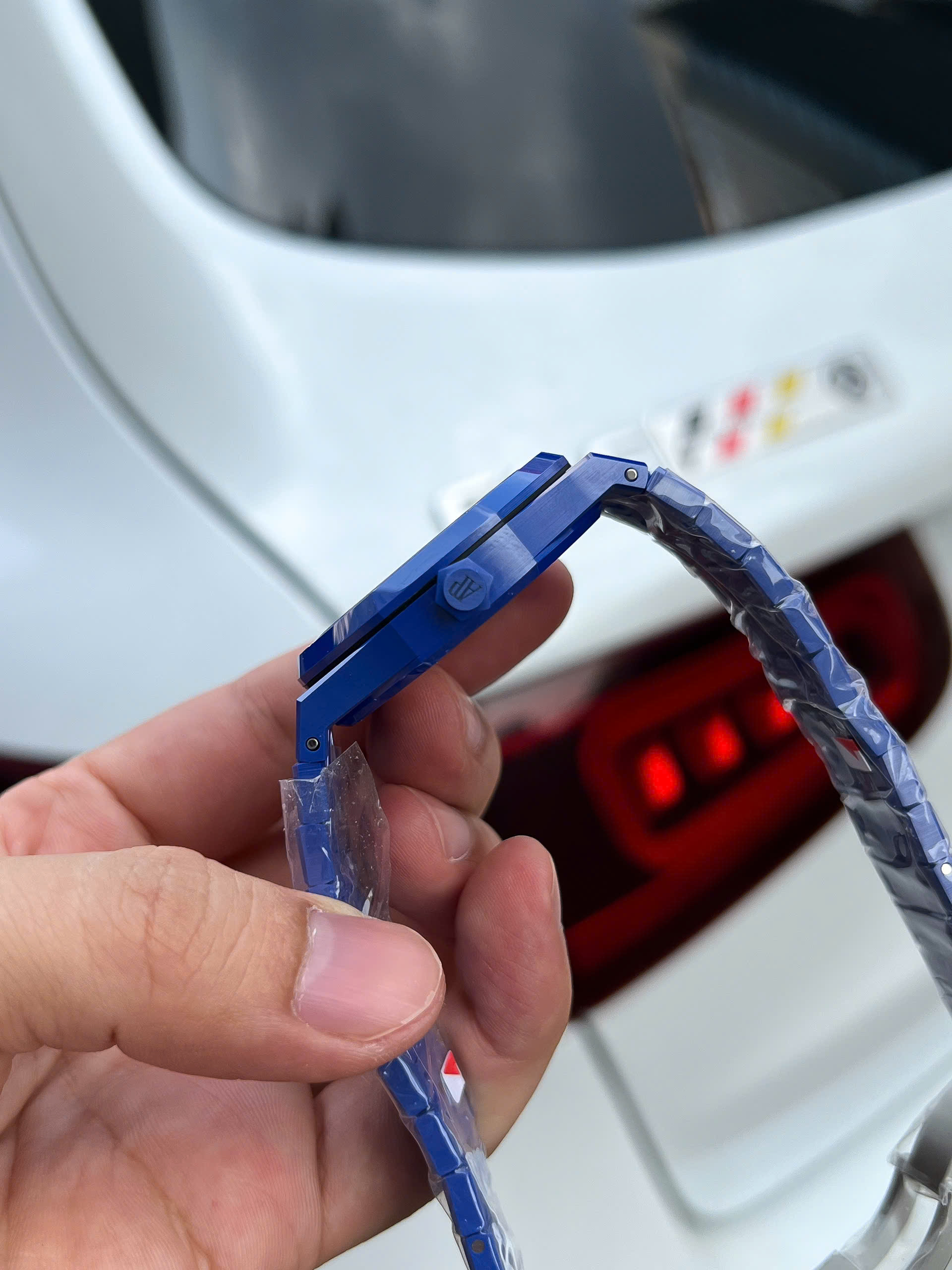 Đồng Hồ Audemars Piguet Chế Tác Gốm Xanh Royal Oak 15500CE Mặt Trắng Xưởng APS 41mm (5) Đồng Hồ Audemars Piguet Chế Tác Gốm Xanh Royal Oak 15500CE Mặt Trắng Xưởng APS 41mm (1)