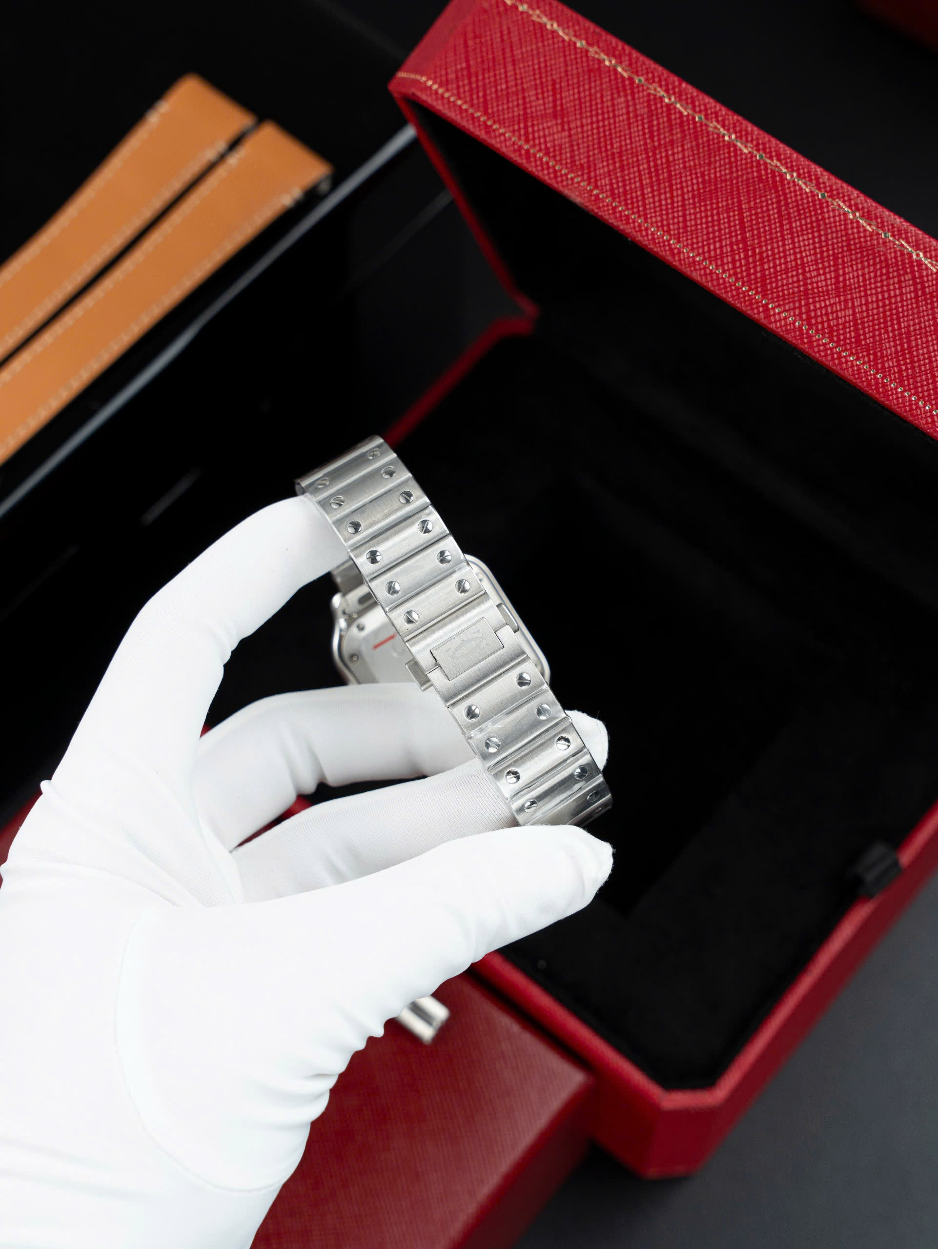 Đồng Hồ Cartier Rep 1 1 Santos WSSA0063 Nữ Mặt Xanh Blue Nhà Máy BV 35,1mm (10) Đồng Hồ Cartier Rep 11 Santos WSSA0061 Nữ Mặt Xanh Lá Nhà Máy BV 35,1mm (6)