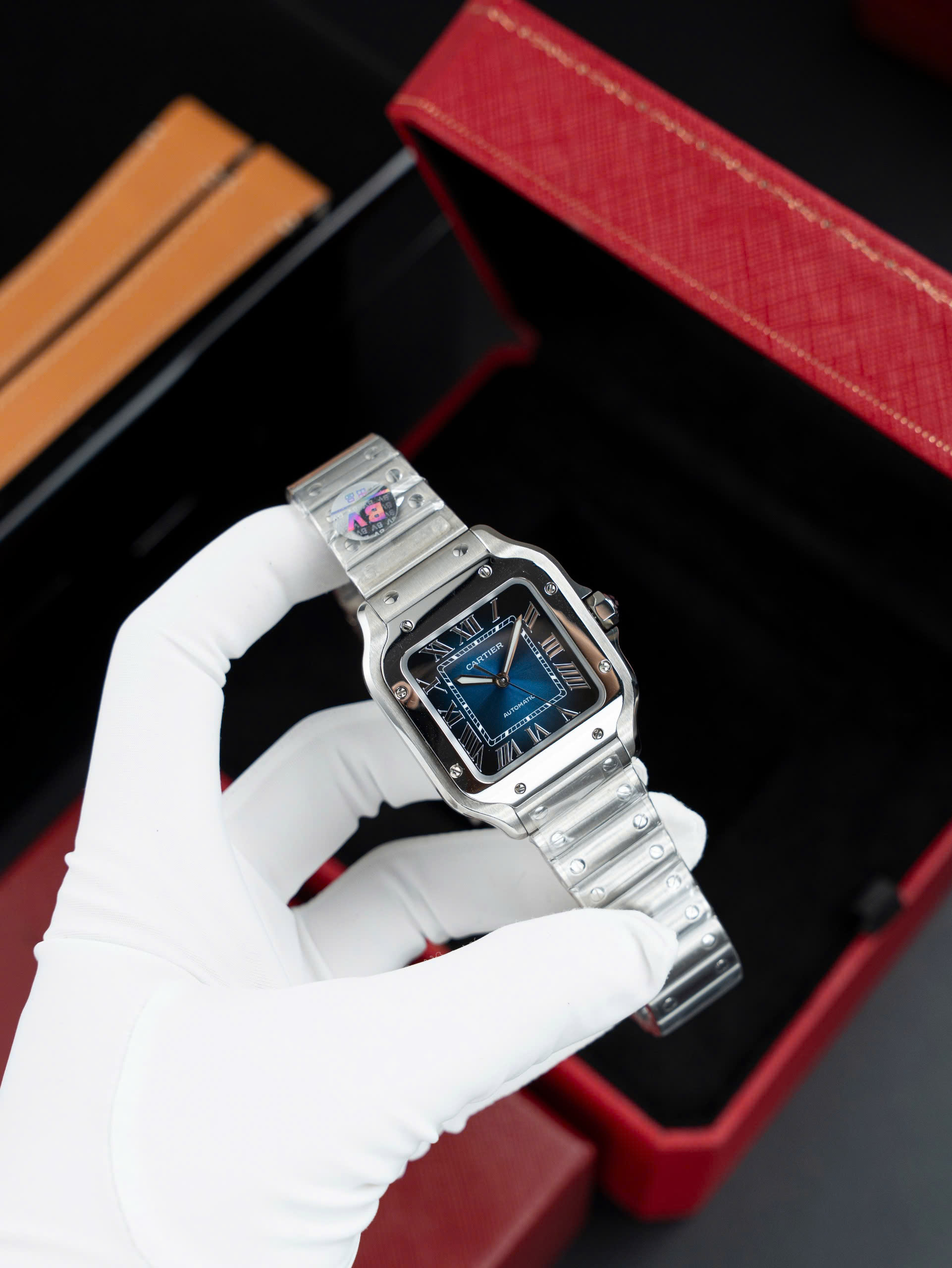 Đồng Hồ Cartier Rep 1 1 Santos WSSA0063 Nữ Mặt Xanh Blue Nhà Máy BV 35,1mm (8) Đồng Hồ Cartier Rep 1 1 Santos WSSA0063 Nữ Mặt Xanh Blue Nhà Máy BV 35,1mm (1)