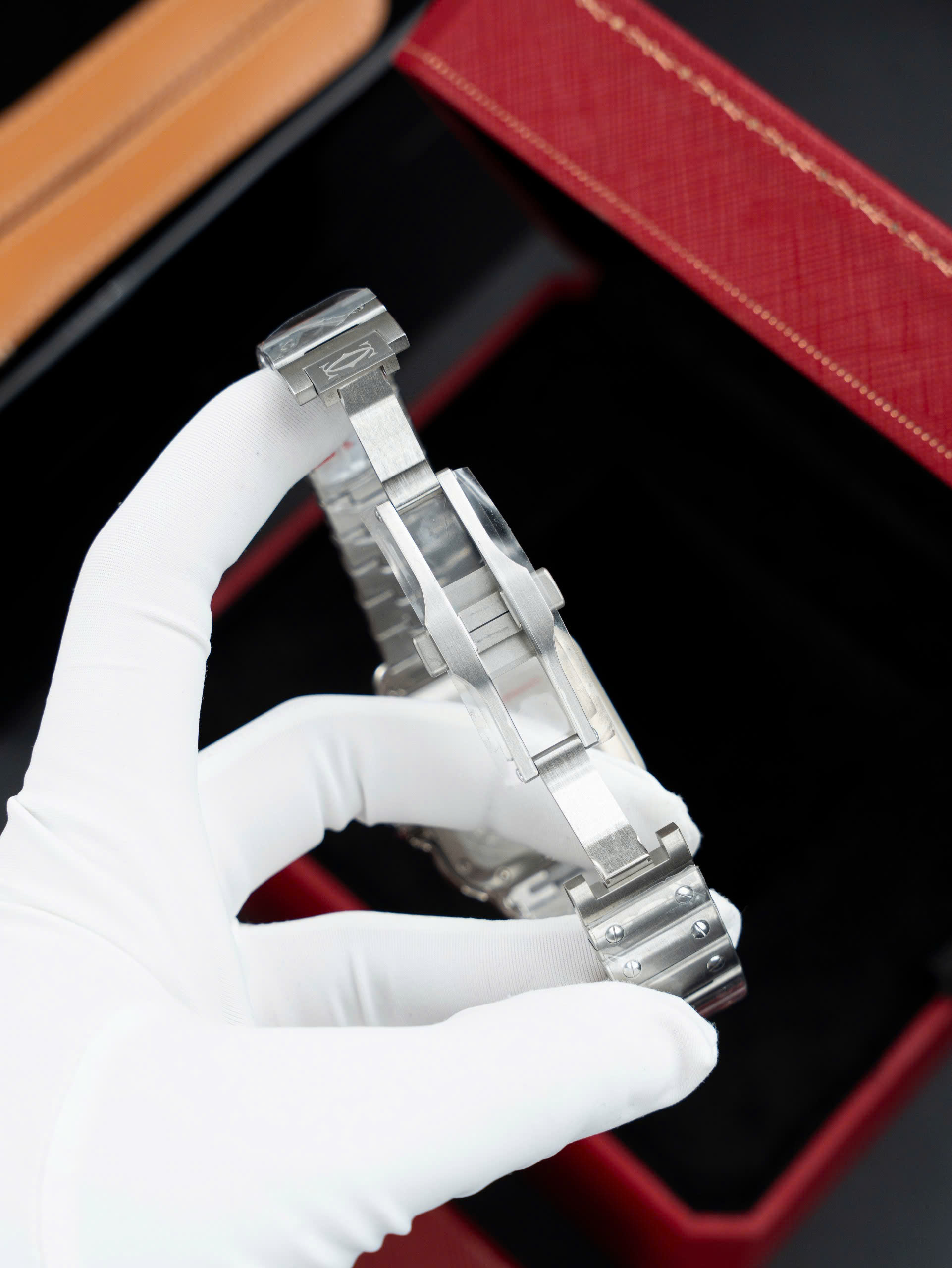 Đồng Hồ Cartier Rep 11 Santos W2SA0016Nữ Mặt Trắng Dây Thép Nhà Máy BV 35,1mm (4) Đồng Hồ Cartier Rep 11 Santos W2SA0016 Nữ Mặt Trắng Màu Demi Xưởng BV 35,1mm