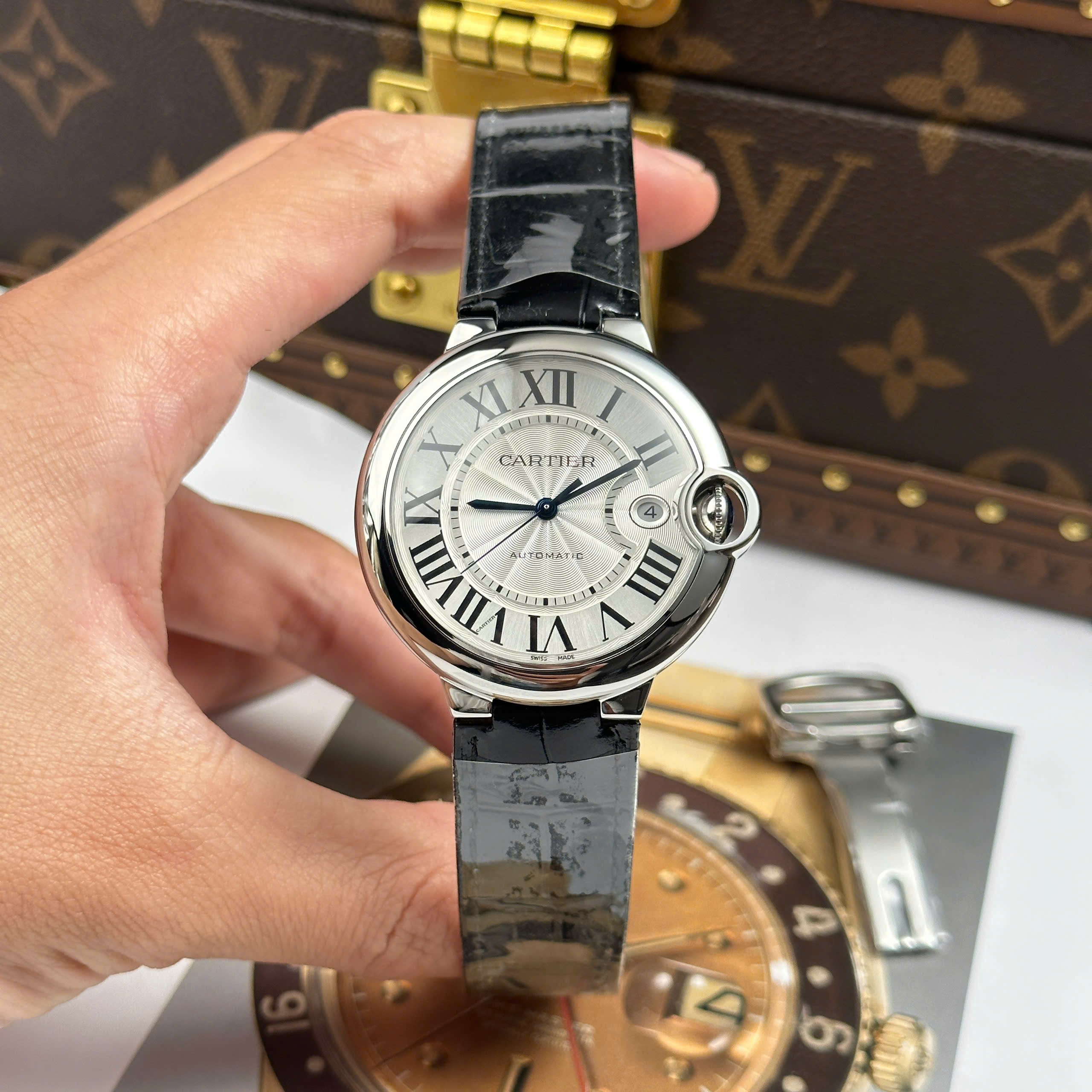 Đồng Hồ Cartier Replica 11 Ballon Bleu Cao Cấp Dây Da Màu Đen Nhà Máy AF 40mm (4) Đồng Hồ Cartier Replica 11 Ballon Bleu Cao Cấp Dây Da Màu Đen Nhà Máy AF 40mm (4)