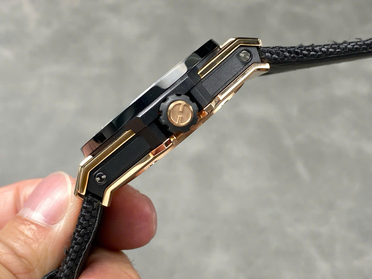 Đồng Hồ Hublot Big Bang Tourbillon King Gold Mặt Số Skeleton Replica 11 45mm (7) Đồng Hồ Hublot Big Bang Tourbillon King Gold Mặt Số Skeleton Replica 11 45mm (8)