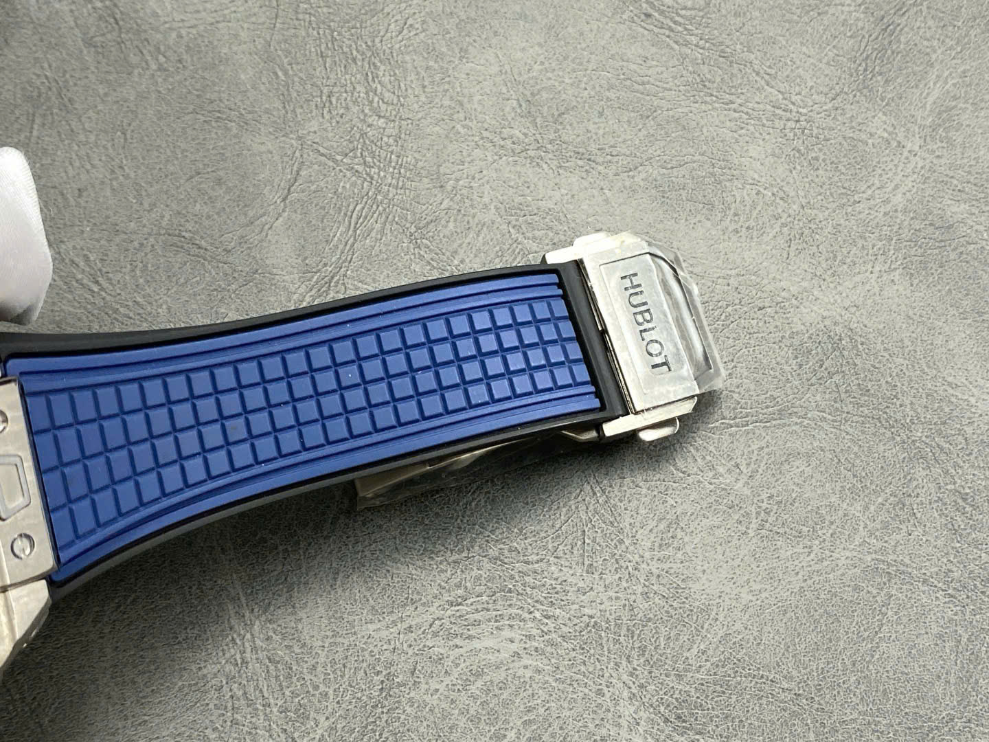 Đồng Hồ Hublot Big Bang Unico Titanium Rep 11 Màu Xanh Dương Xưởng BBF 42mm (9) Đồng Hồ Hublot Big Bang Unico Titanium Rep 11 Màu Xanh Dương Xưởng BBF 42mm (1)