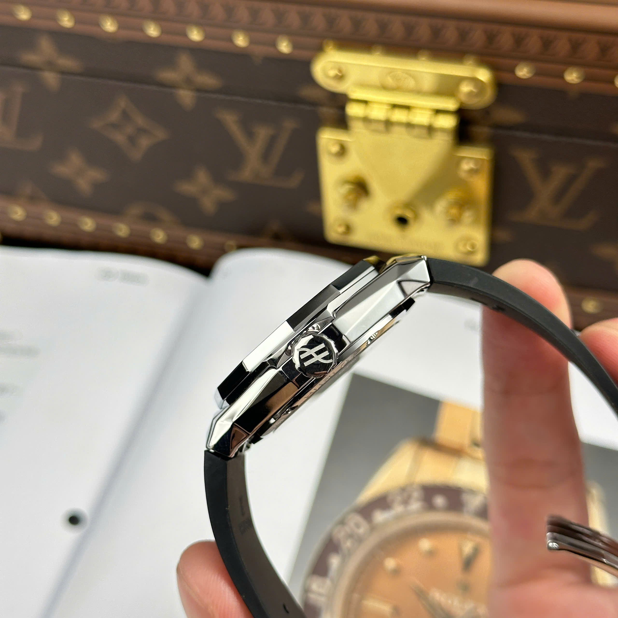 Đồng Hồ Hublot Classic Fusion Orlinski Titanium Replica Cao Cấp Nhà Máy HB 40mm (1)