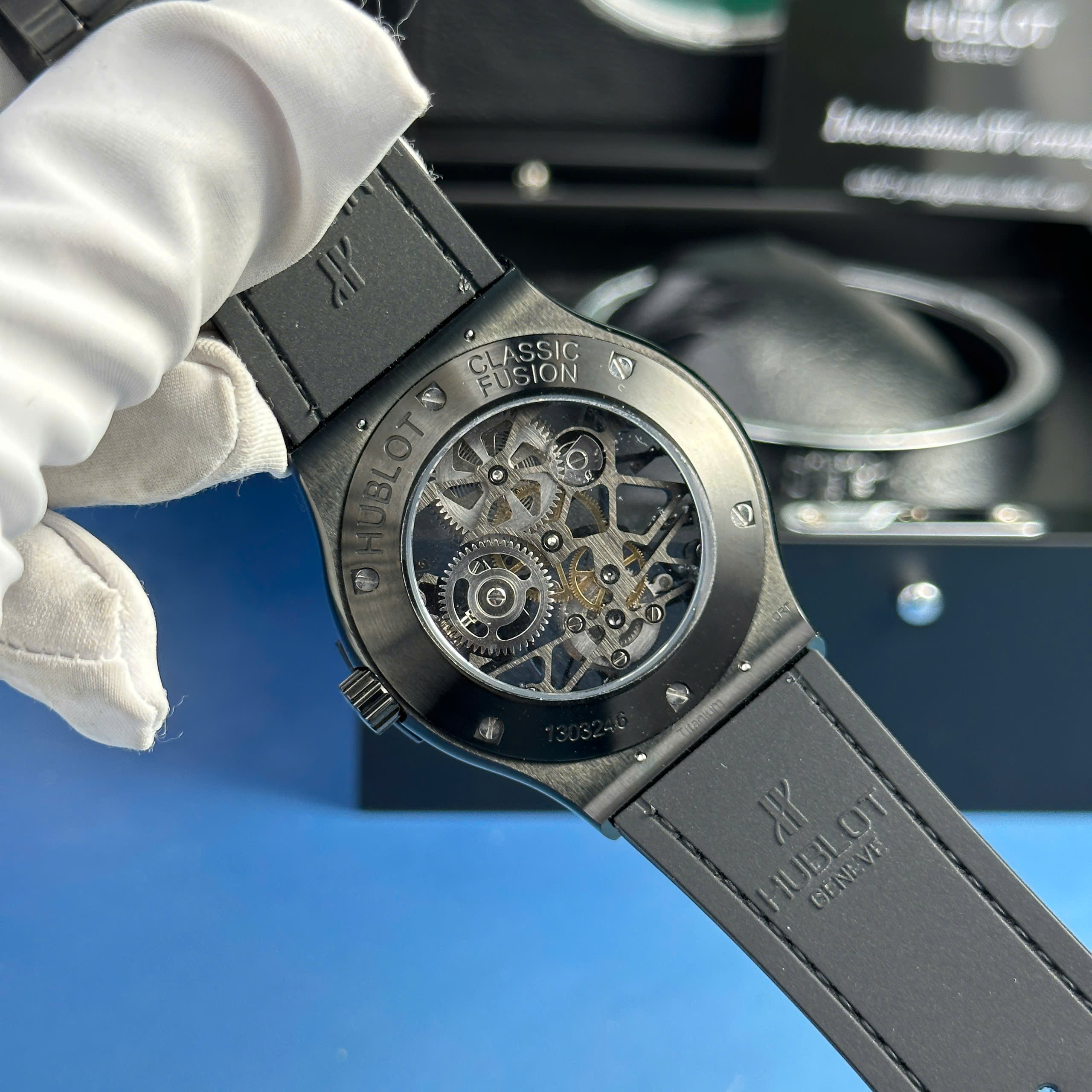 Đồng Hồ Hublot Classic Fusion Skeleton Tourbillon Black Ceramic Chế Tác 45mm (5) Đồng Hồ Hublot Classic Fusion Skeleton Tourbillon Black Ceramic Chế Tác 45mm (2)
