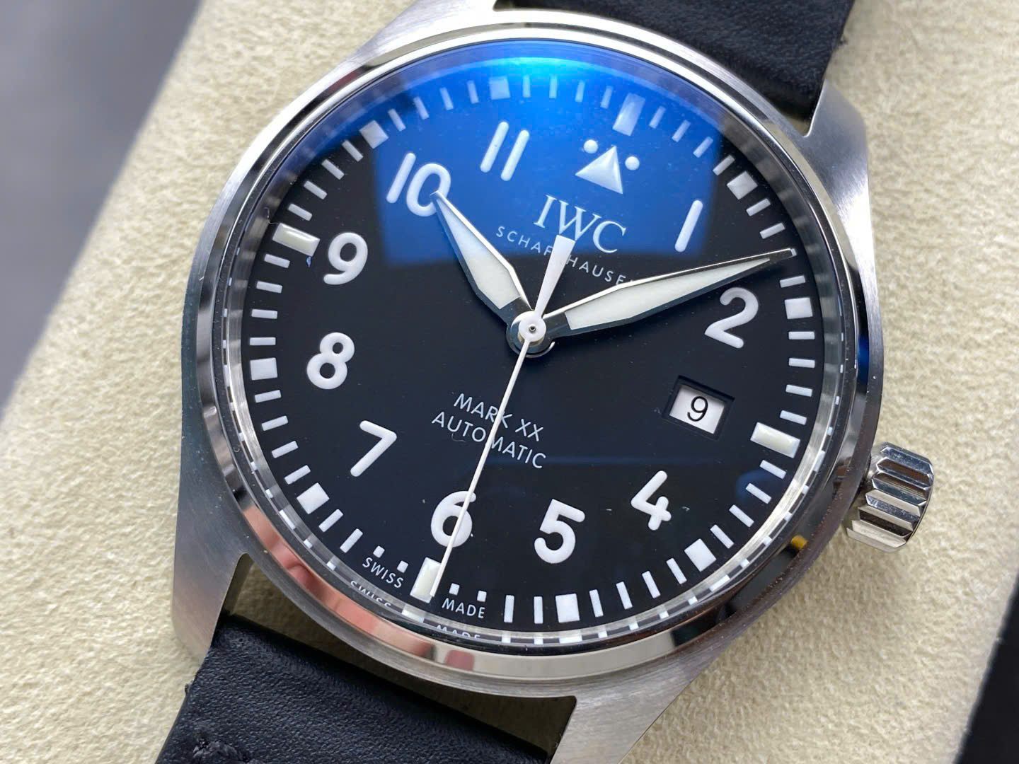 Đồng Hồ IWC Schaffhausen Pilot's Mark XX Rep 11 Mặt Số Đen Nhà Máy ZM 40mm (2) Đồng Hồ IWC Schaffhausen Pilot's Mark XX Rep 11 Mặt Số Đen Nhà Máy ZM 40mm (2)