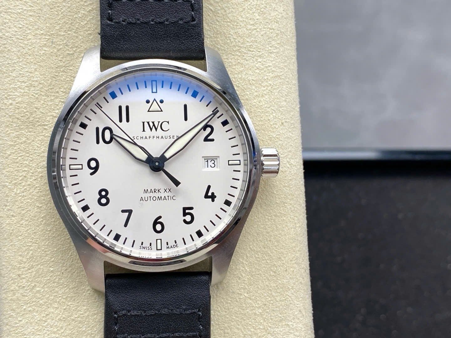 Đồng Hồ IWC Schaffhausen Pilot's Mark XX Rep 11 Mặt Số Trắng Nhà Máy ZM 40mm (14) Đồng Hồ IWC Schaffhausen Pilot's Mark XX Rep 11 Mặt Số Trắng Nhà Máy ZM 40mm (14)