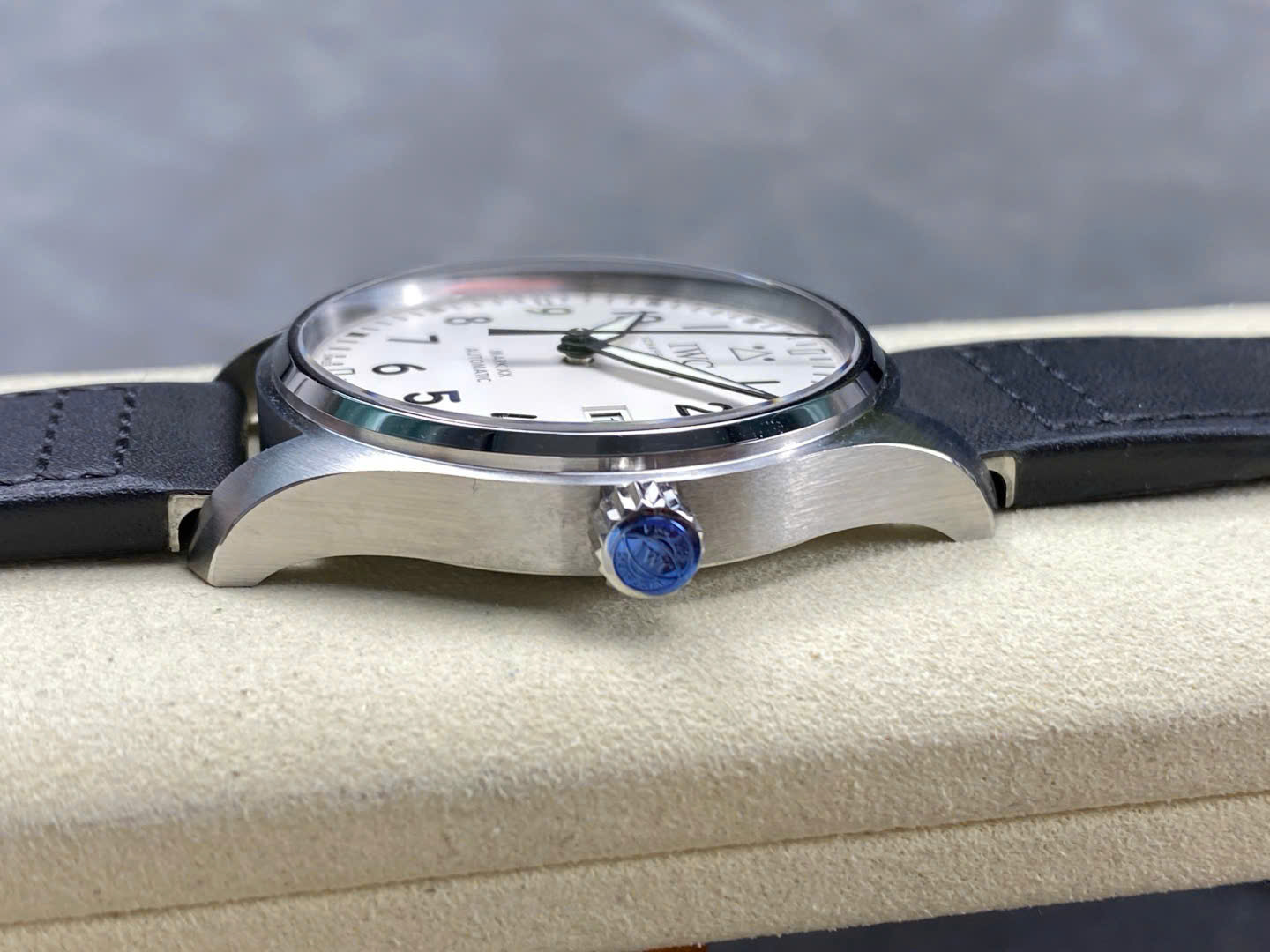 Đồng Hồ IWC Schaffhausen Pilot's Mark XX Rep 11 Mặt Số Trắng Nhà Máy ZM 40mm (18)