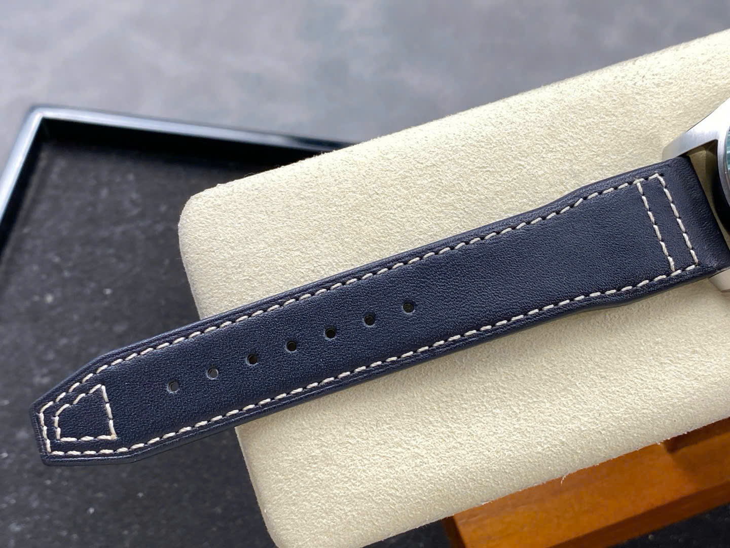 Đồng Hồ IWC Schaffhausen Pilot's Mark XX Rep 11 Mặt Xanh Dương Nhà Máy ZM 40mm (2)