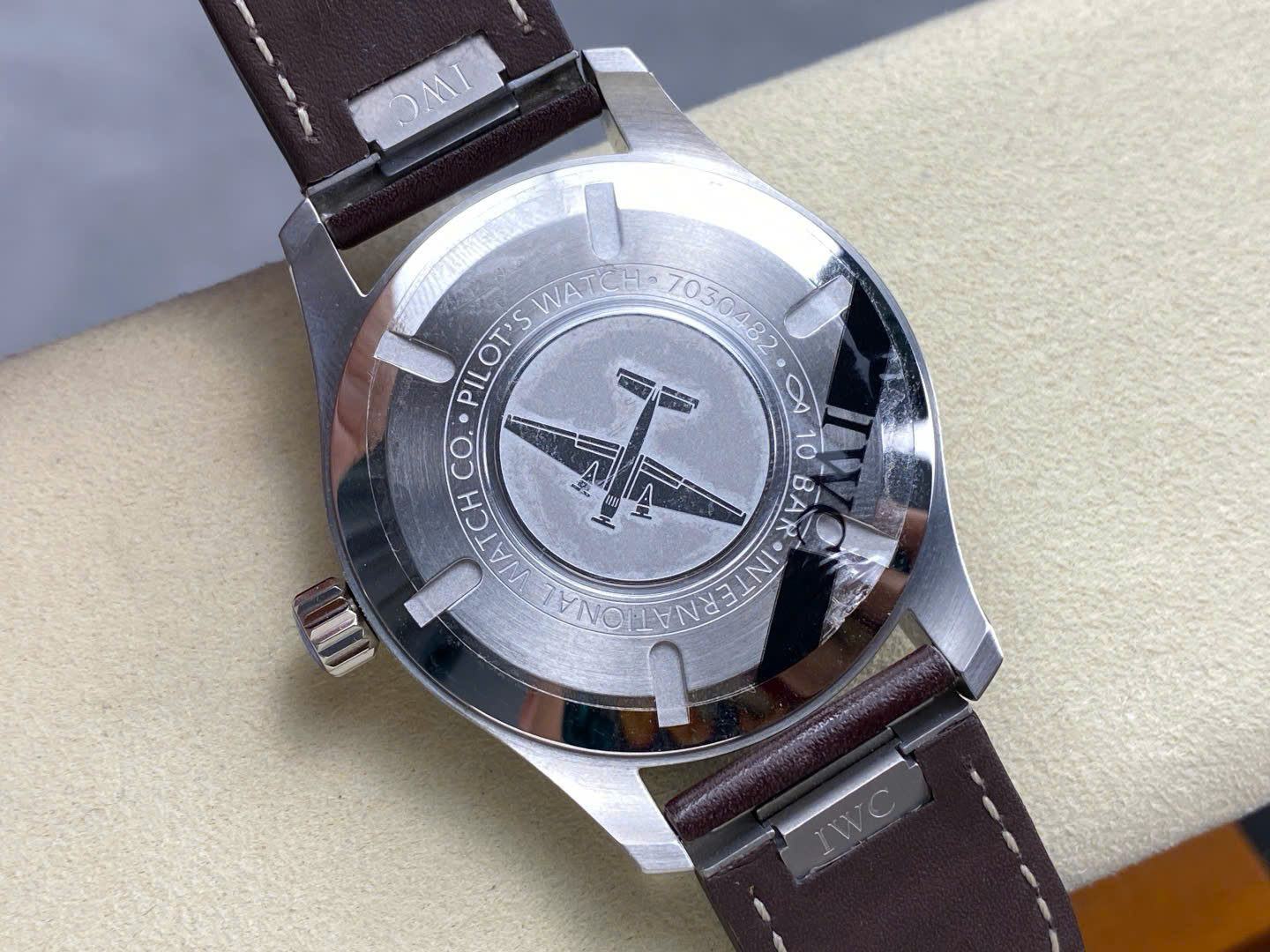 Đồng Hồ IWC Schaffhausen Pilot's Mark XX Rep 11 Mặt Xanh Lá Cây Nhà Máy ZM (1) Đồng Hồ IWC Schaffhausen Pilot's Mark XX Rep 11 Mặt Xanh Lá Cây Nhà Máy ZM (3)