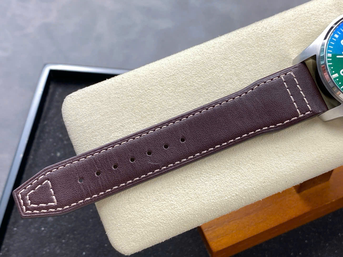 Đồng Hồ IWC Schaffhausen Pilot's Mark XX Rep 11 Mặt Xanh Lá Cây Nhà Máy ZM (5)