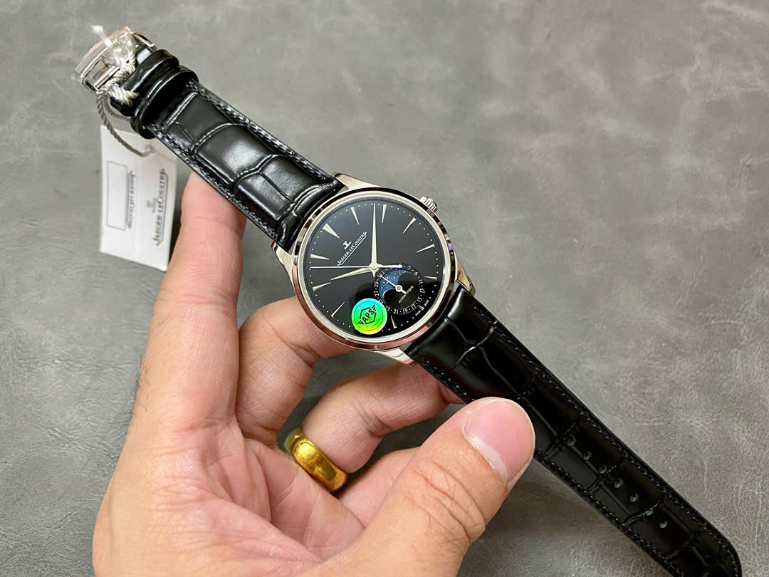 Đồng Hồ Jaeger LeCoultre Chế Tác Master Ultra Thin Moon Mặt Số Đen Nhà Máy APS 39mm (2) Đồng Hồ Jaeger LeCoultre Chế Tác Master Ultra Thin Moon Mặt Số Đen Nhà Máy APS 39mm (2)