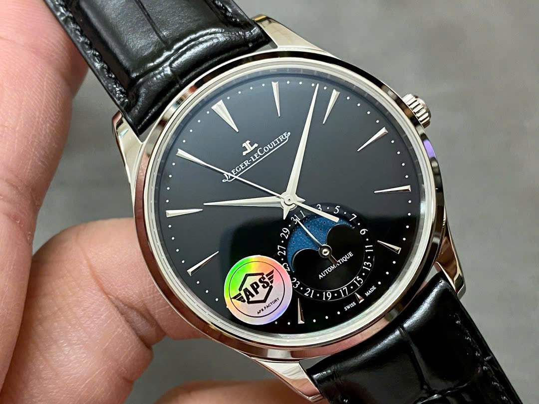 Đồng Hồ Jaeger LeCoultre Chế Tác Master Ultra Thin Moon Mặt Số Đen Nhà Máy APS 39mm (3) Đồng Hồ Jaeger LeCoultre Chế Tác Master Ultra Thin Moon Mặt Số Đen Nhà Máy APS 39mm (2)