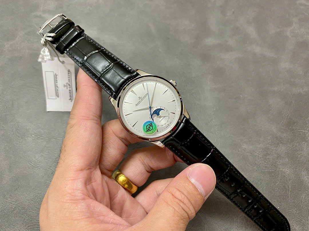 Đồng Hồ Jaeger LeCoultre Chế Tác Master Ultra Thin Moon Mặt Số Trắng Nhà Máy APS 39mm (8) Đồng Hồ Jaeger LeCoultre Chế Tác Master Ultra Thin Moon Mặt Số Trắng Nhà Máy APS 39mm (8)