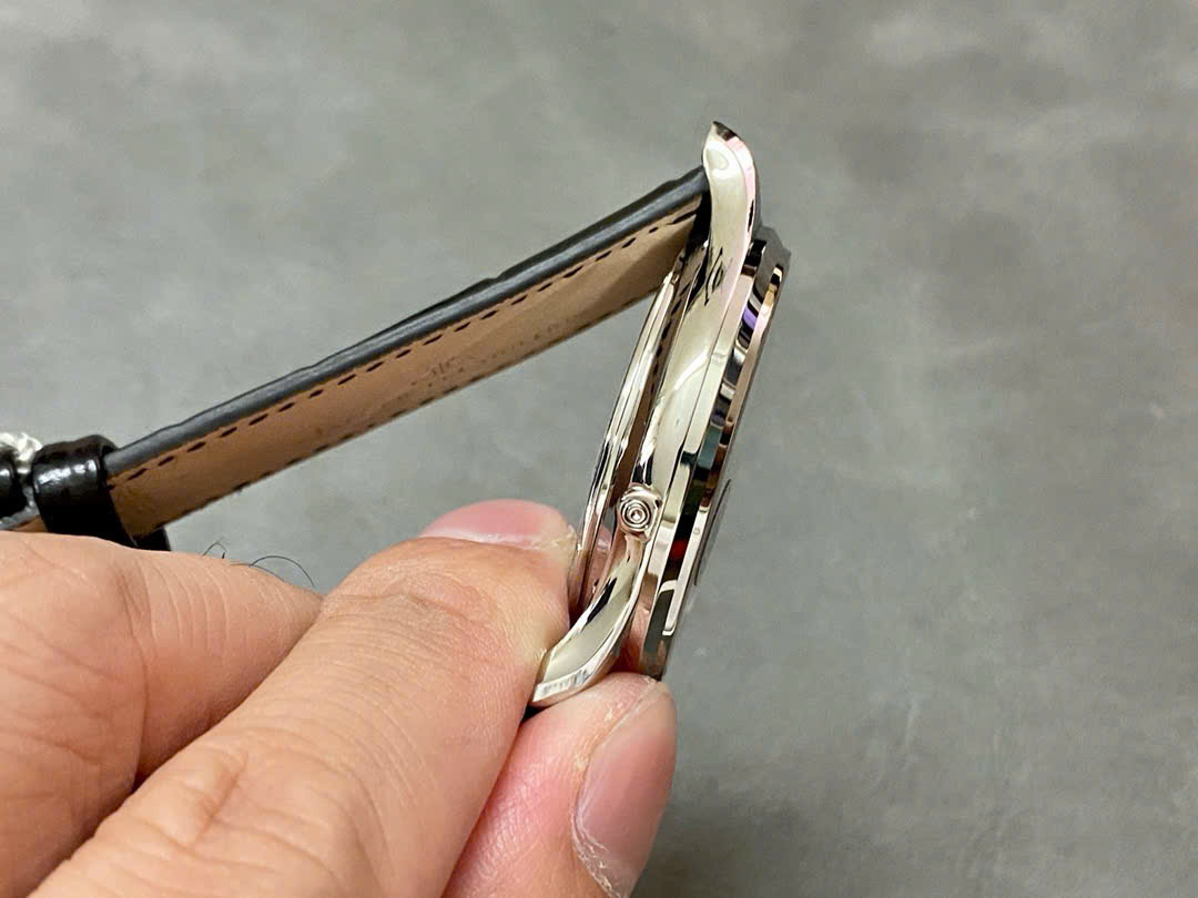 Đồng Hồ Jaeger LeCoultre Chế Tác Master Ultra Thin Moon Mặt Số Trắng Nhà Máy APS 39mm (9) Đồng Hồ Jaeger LeCoultre Chế Tác Master Ultra Thin Moon Mặt Số Trắng Nhà Máy APS 39mm (8)