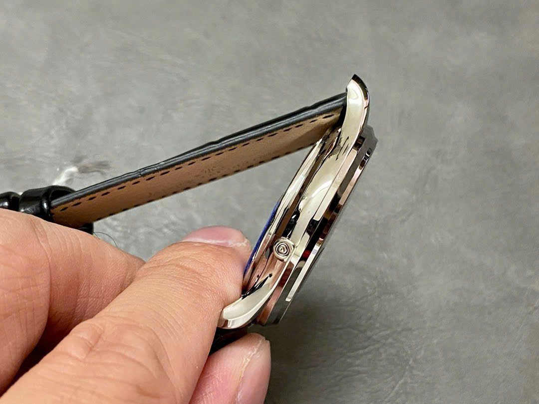 Đồng Hồ Jaeger LeCoultre Chế Tác Master Ultra Thin Moon Mặt Xanh Dương Nhà Máy APS 39mm (2) Đồng Hồ Jaeger LeCoultre Chế Tác Master Ultra Thin Moon Mặt Xanh Dương Nhà Máy APS 39mm (4)