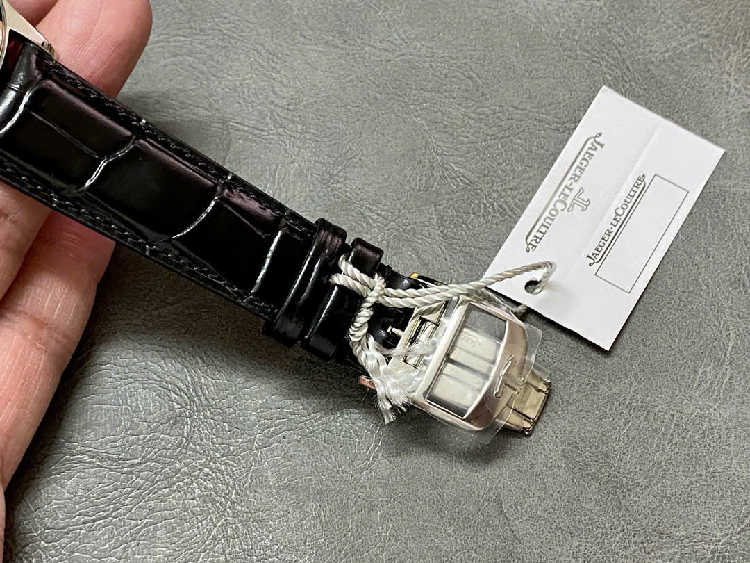 Đồng Hồ Jaeger LeCoultre Chế Tác Master Ultra Thin Moon Mặt Xanh Dương Nhà Máy APS 39mm (5) Đồng Hồ Jaeger LeCoultre Chế Tác Master Ultra Thin Moon Mặt Xanh Dương Nhà Máy APS 39mm (4)