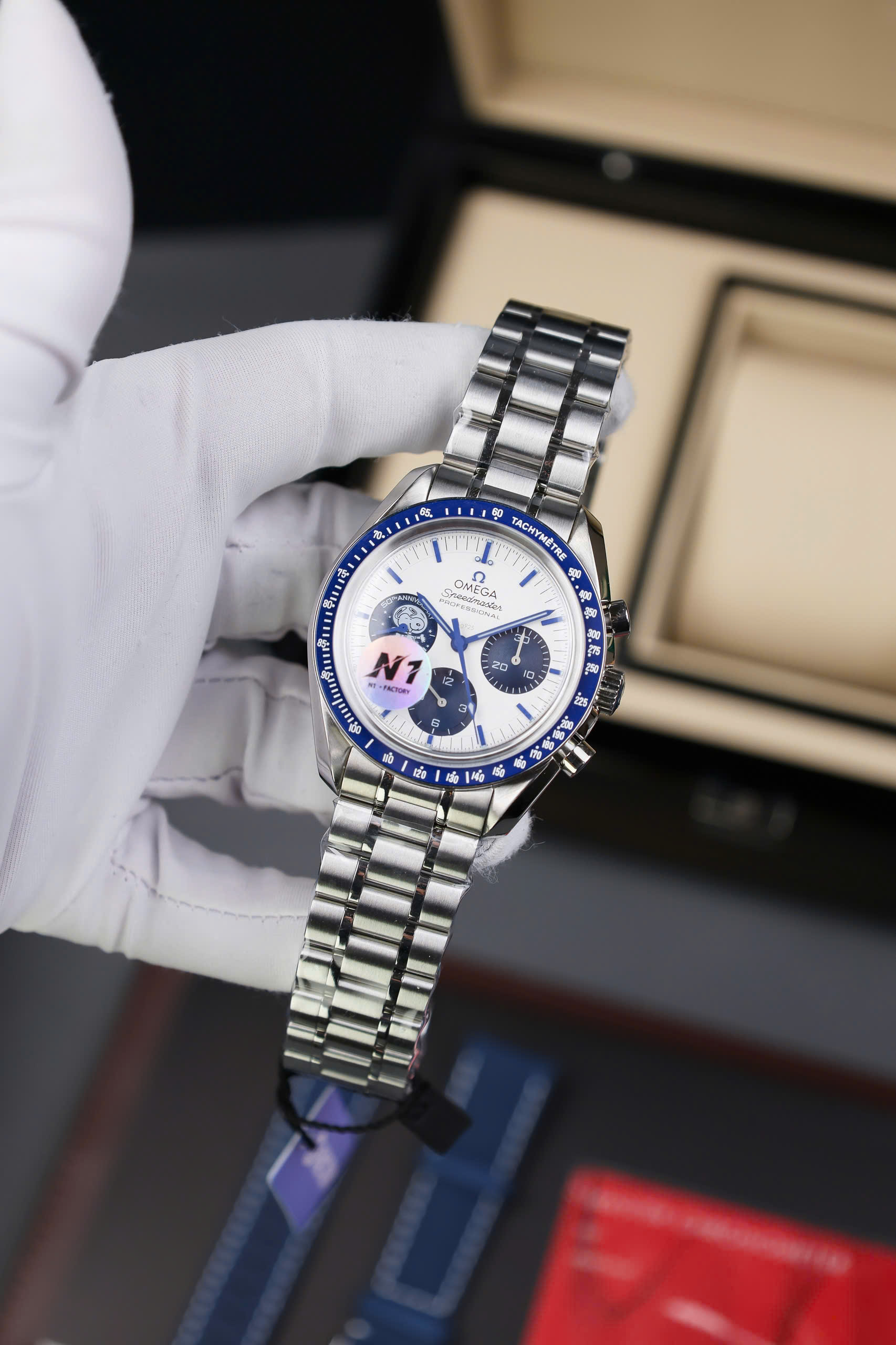 Đồng Hồ Omega Chế Tác Speedmaster Snoopy Avard Nhà Máy N1 42mm (5) Đồng Hồ Omega Chế Tác Speedmaster Snoopy Avard Nhà Máy N1 42mm (8)