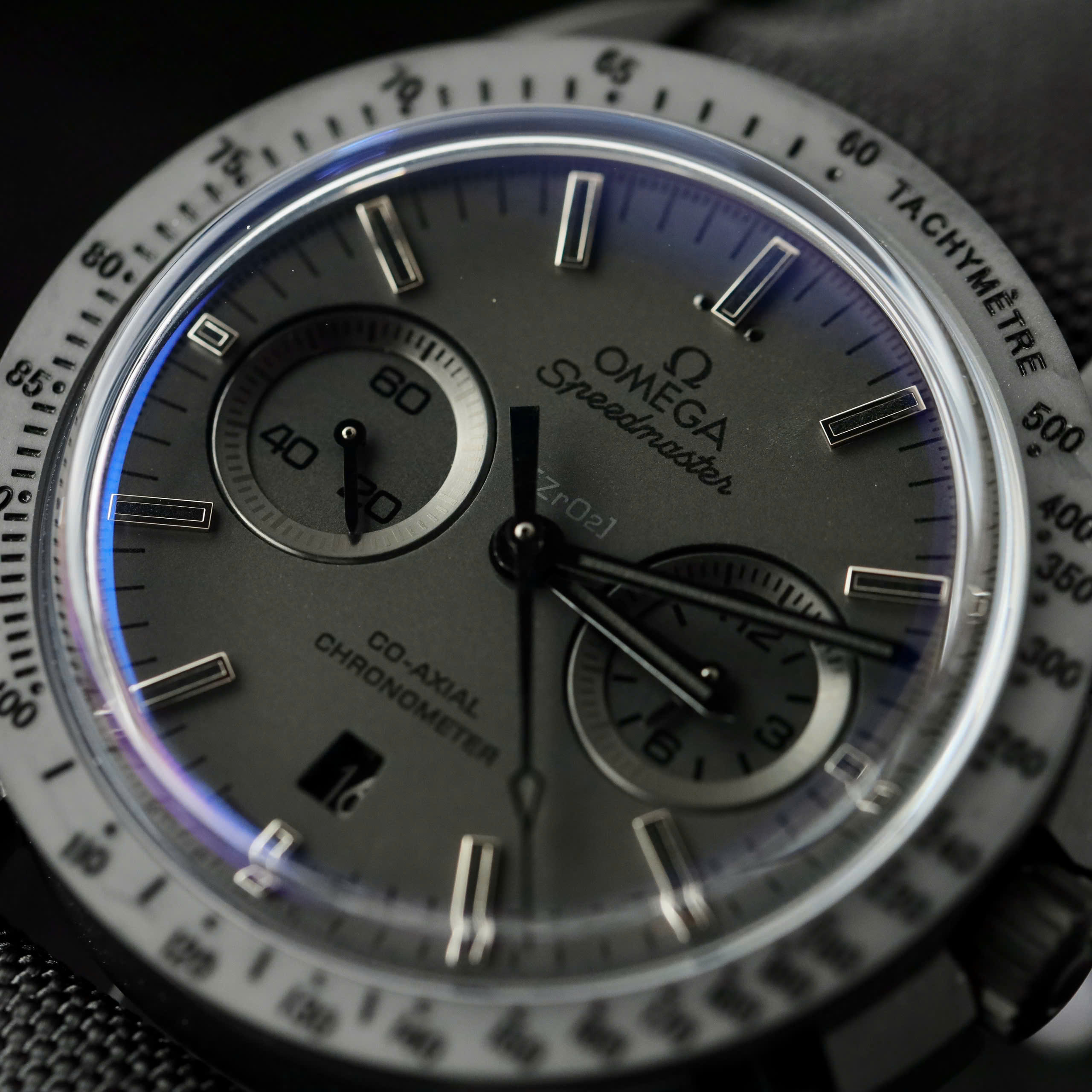 Đồng Hồ Omega Rep 1 1 SpeedMaster Dark Side Of The Moon Vỏ Gốm Cao Cấp Nhất 44mm (5) Đồng Hồ Omega Rep 1 1 SpeedMaster Dark Side Of The Moon Vỏ Gốm Cao Cấp Nhất 44mm (1)