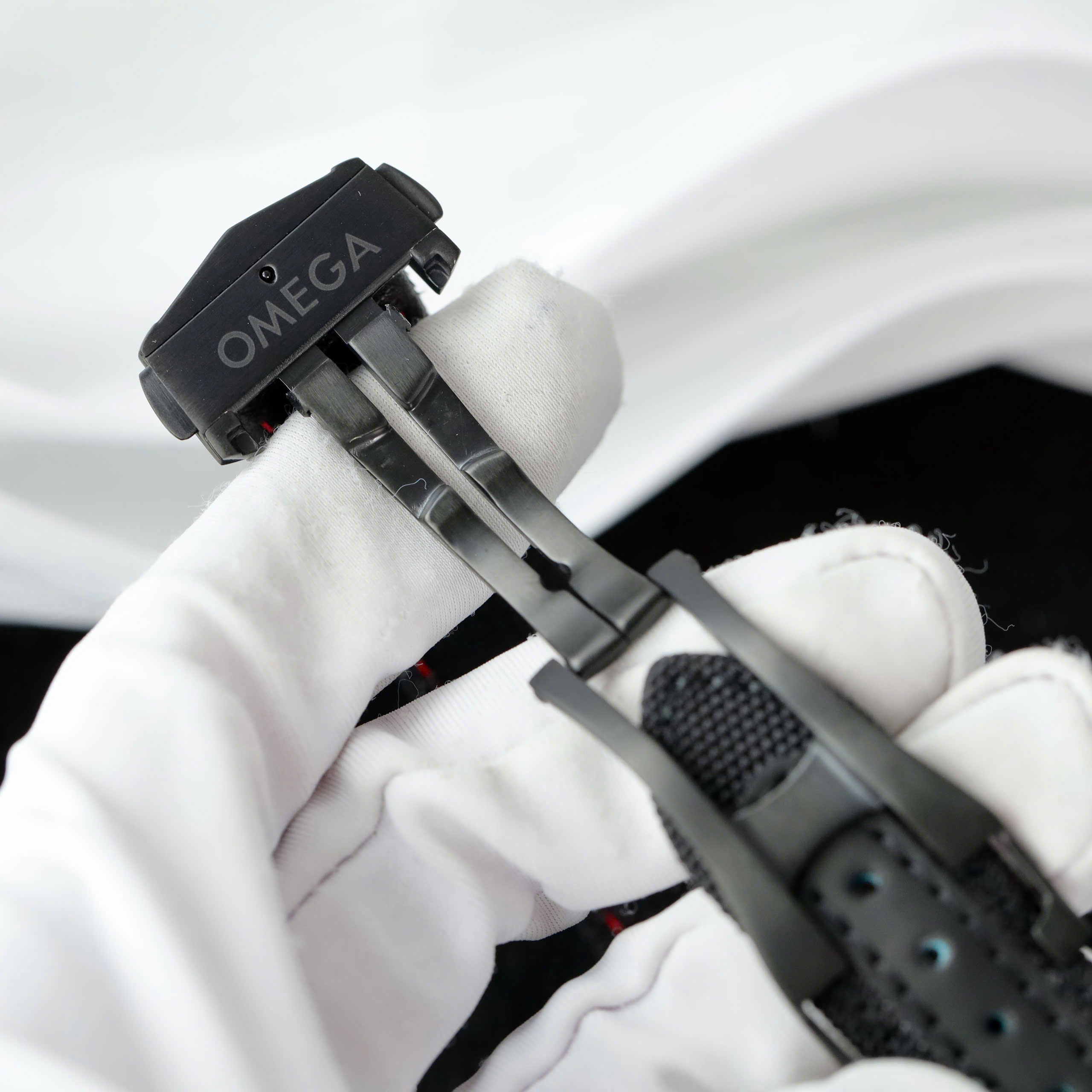 Đồng Hồ Omega Rep 1 1 SpeedMaster Dark Side Of The Moon Vỏ Gốm Cao Cấp Nhất 44mm (9)