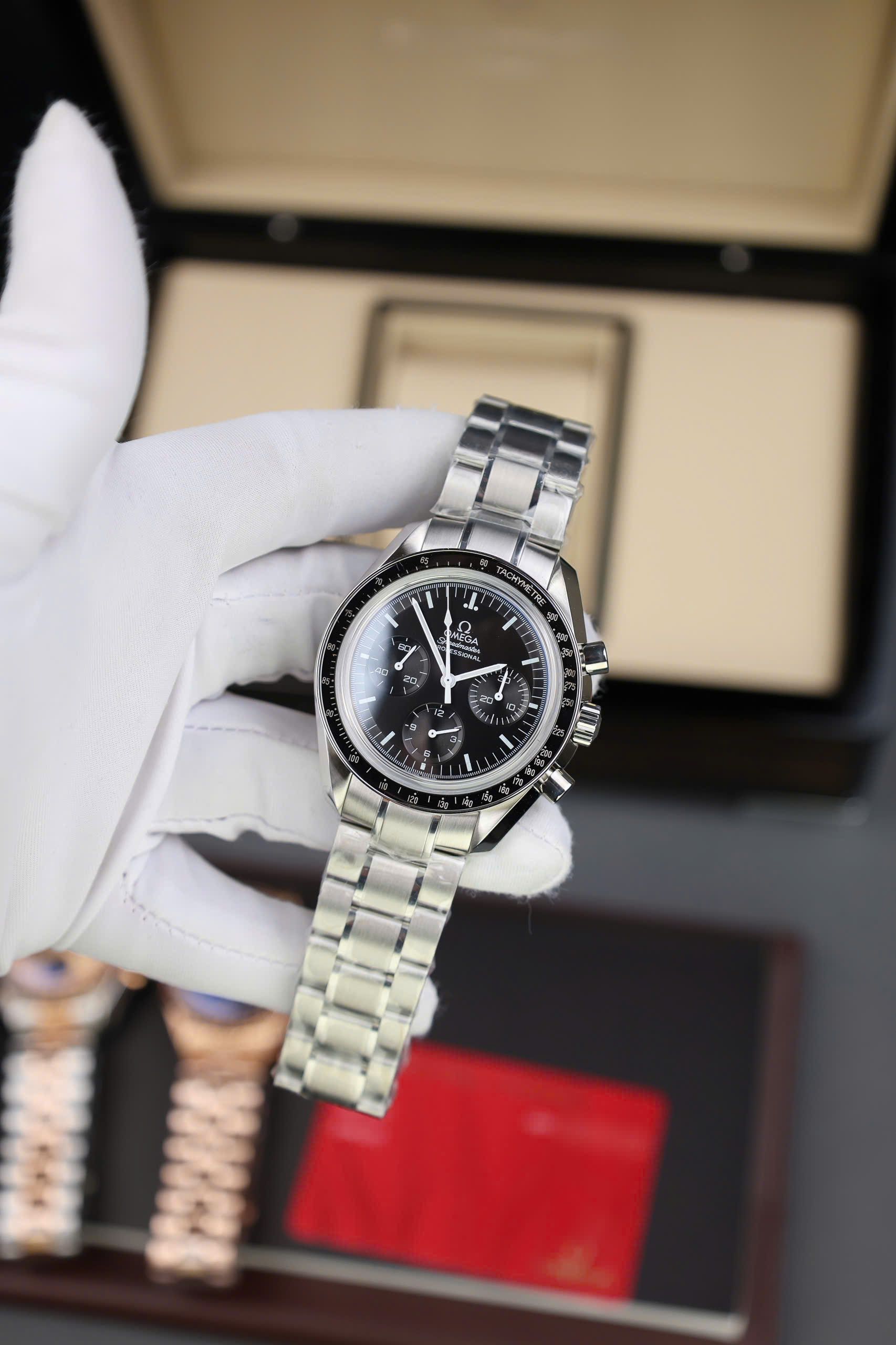 Đồng Hồ Omega Rep 1 1 SpeedMaster Moonwatch Đáy Kín Nhà Máy OM 42mm (7) Đồng Hồ Omega Rep 1 1 SpeedMaster Moonwatch Đáy Kín Nhà Máy OM 42mm (10)