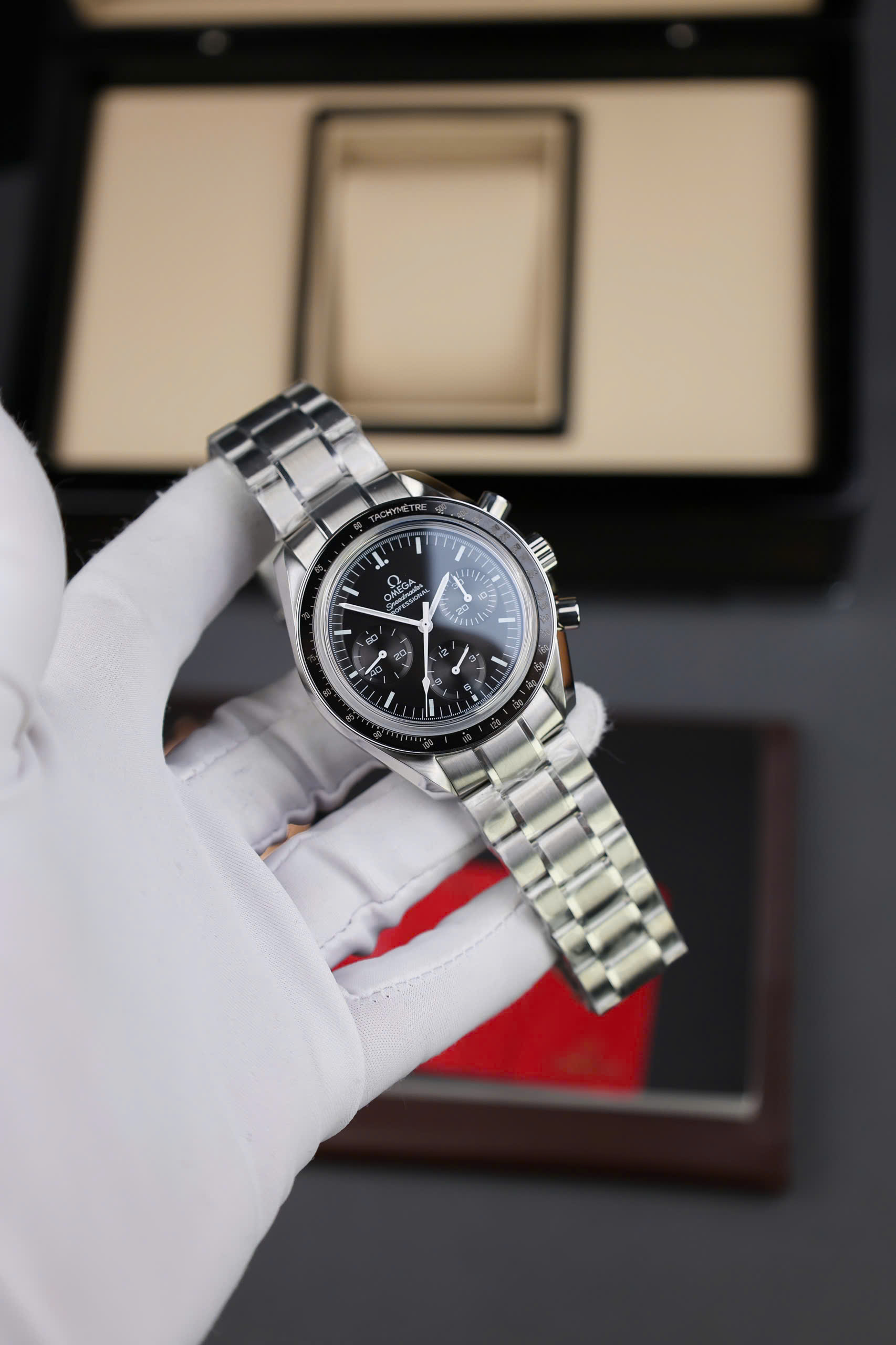 Đồng Hồ Omega Rep 1 1 SpeedMaster Moonwatch Đáy Kín Nhà Máy OM 42mm (9) Đồng Hồ Omega Rep 1 1 SpeedMaster Moonwatch Đáy Kín Nhà Máy OM 42mm (10)