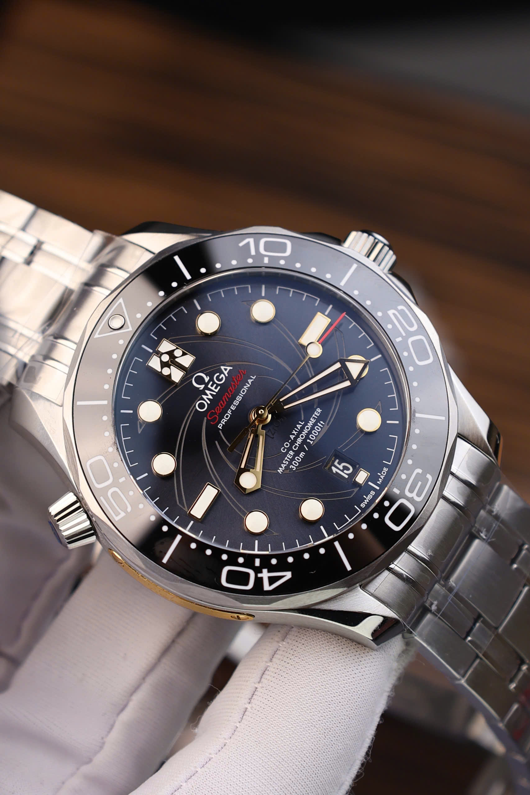 Đồng Hồ Omega Rep 11 Seamaster Professional 007 James Bond Xưởng VS 42mm (10) Đồng Hồ Omega Rep 11 Seamaster Professional 007 James Bond Xưởng VS 42mm (10)