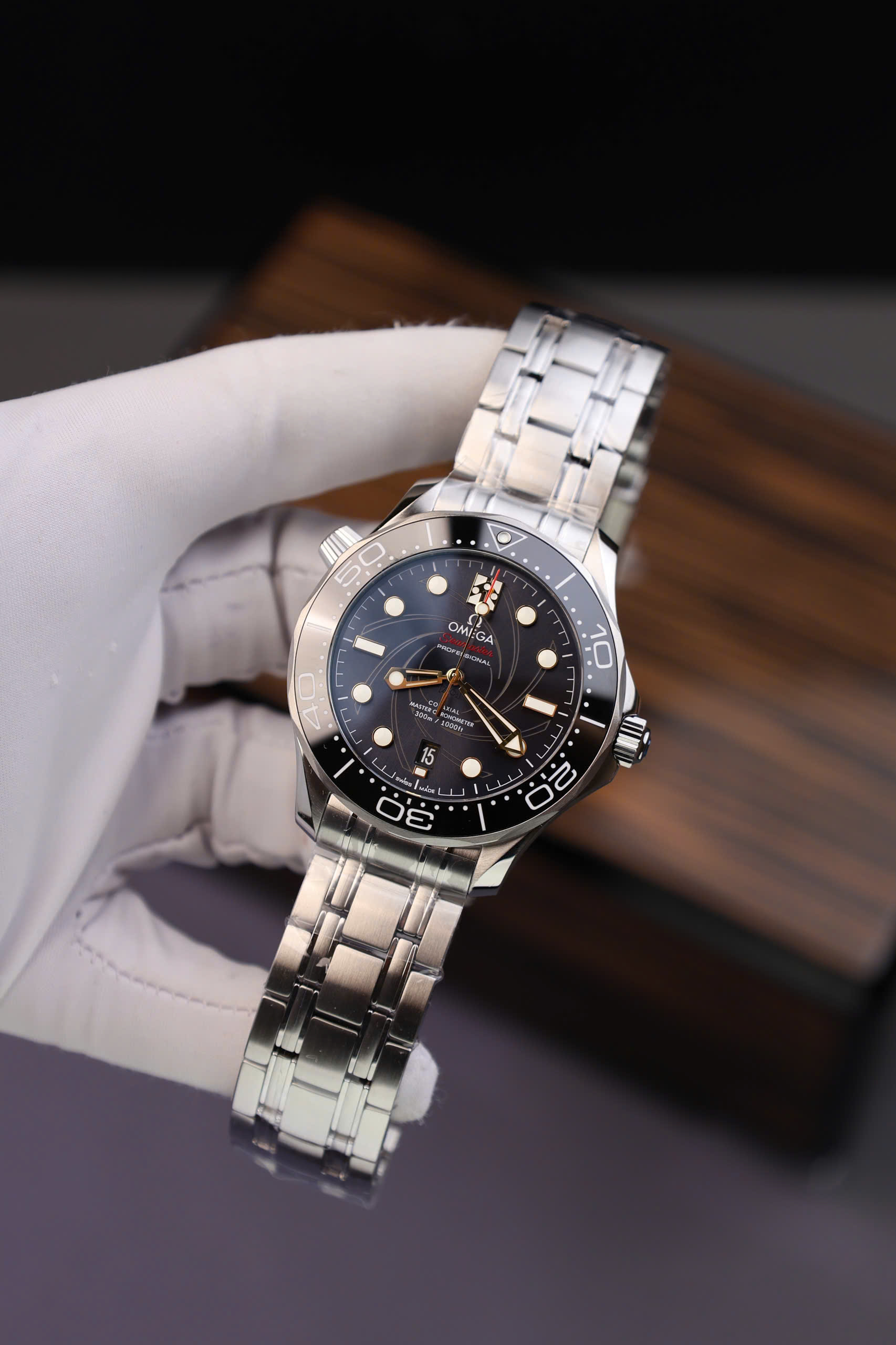 Đồng Hồ Omega Rep 11 Seamaster Professional 007 James Bond Xưởng VS 42mm (12)