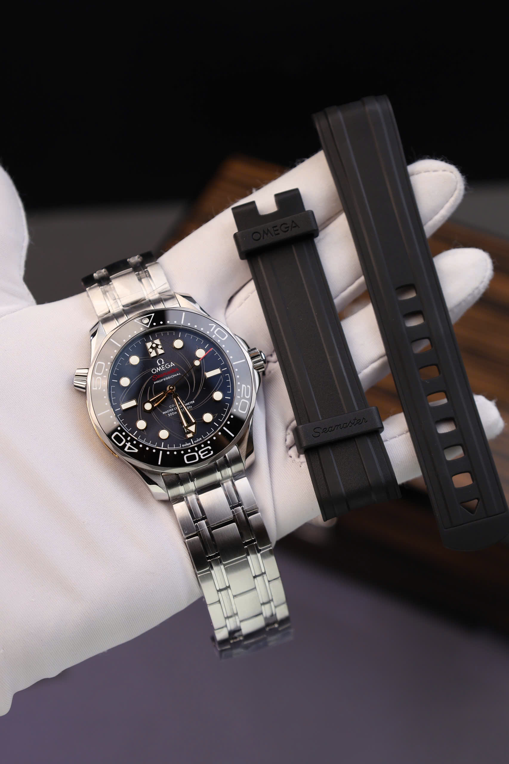 Đồng Hồ Omega Rep 11 Seamaster Professional 007 James Bond Xưởng VS 42mm (2) Đồng Hồ Omega Rep 11 Seamaster Professional 007 James Bond Xưởng VS 42mm (10)