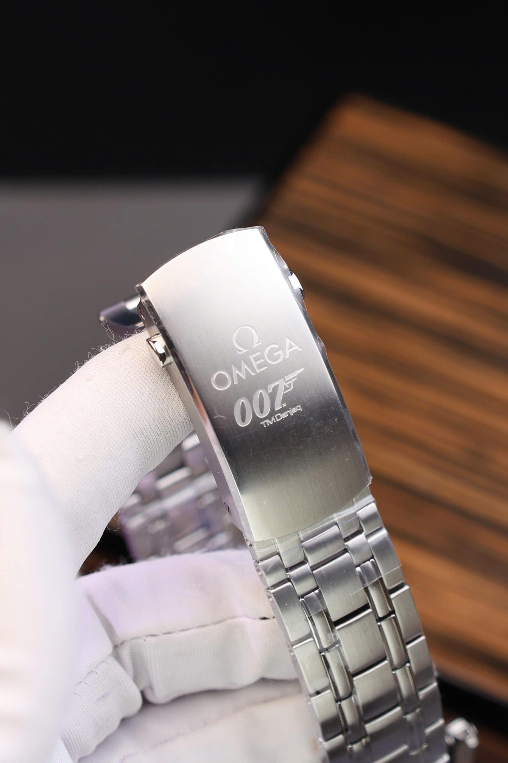 Đồng Hồ Omega Rep 11 Seamaster Professional 007 James Bond Xưởng VS 42mm (4)