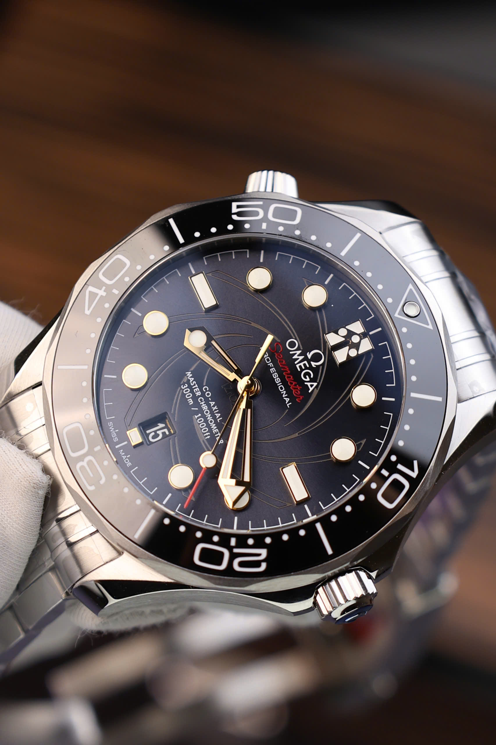 Đồng Hồ Omega Rep 11 Seamaster Professional 007 James Bond Xưởng VS 42mm (5) Đồng Hồ Omega Rep 11 Seamaster Professional 007 James Bond Xưởng VS 42mm (10)