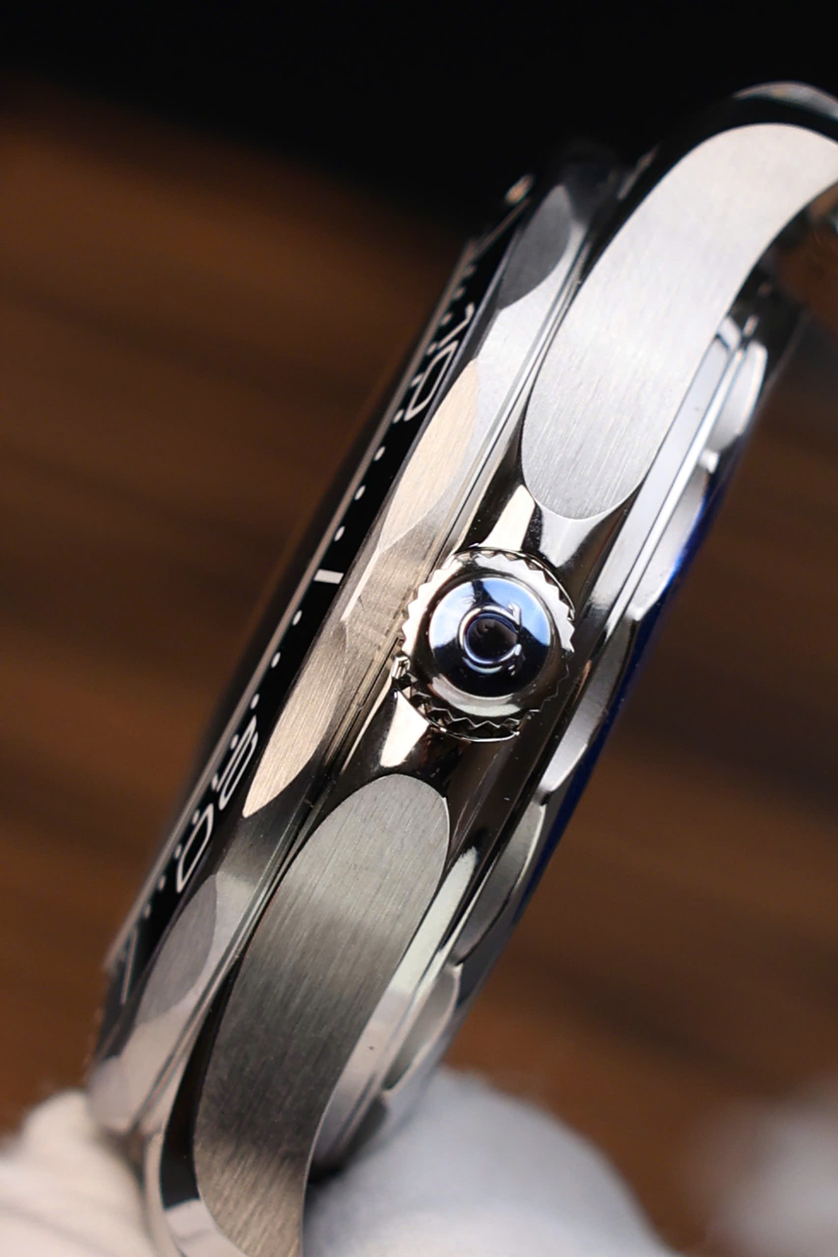 Đồng Hồ Omega Rep 11 Seamaster Professional 007 James Bond Xưởng VS 42mm (7)